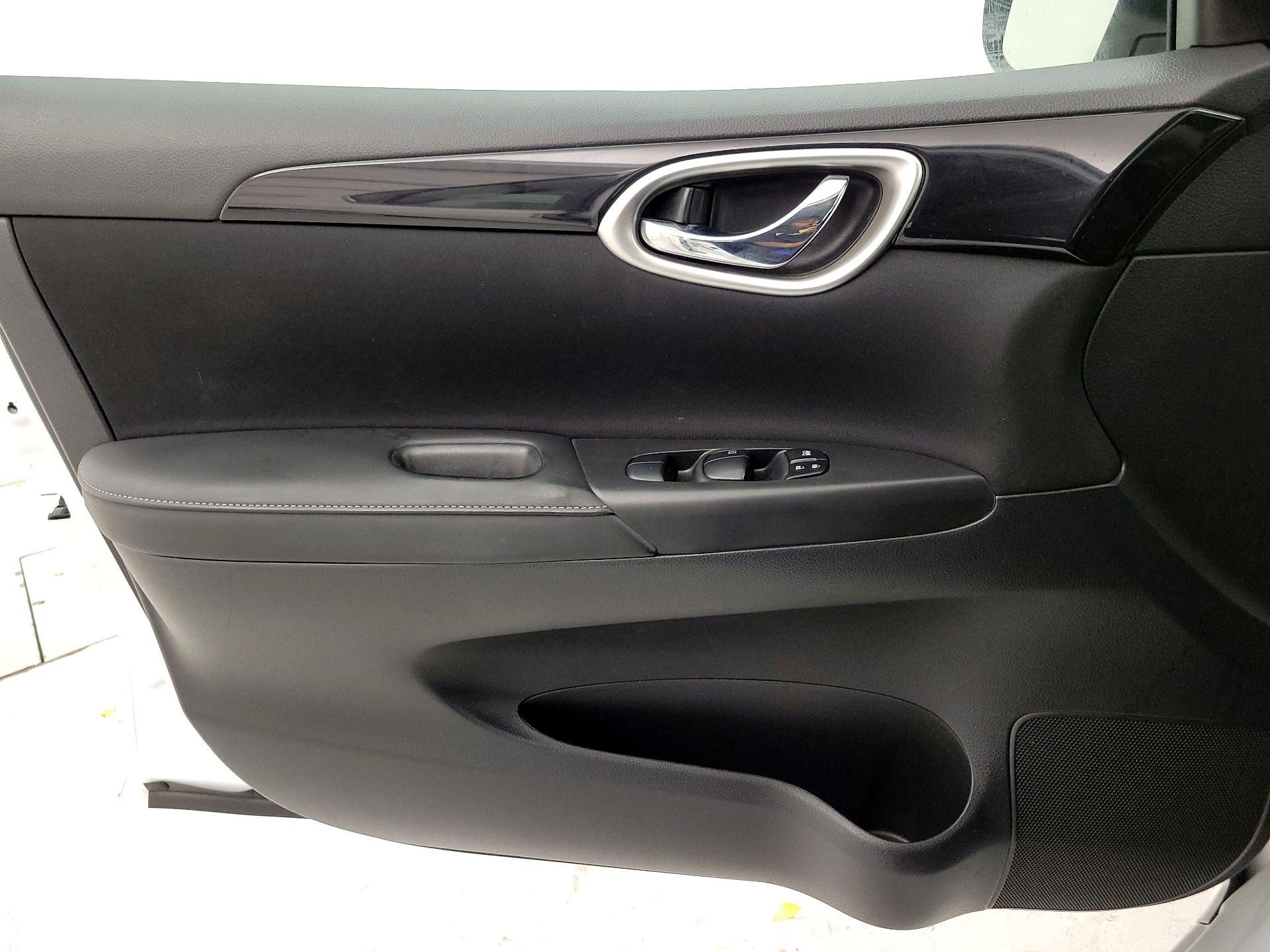 Thumbnail: 2019 Nissan Sentra - 12