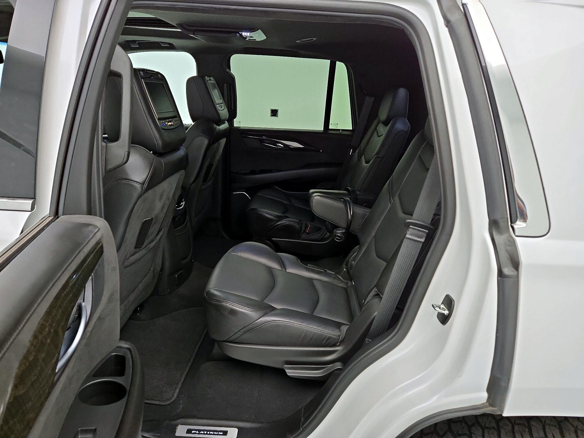 Thumbnail: 2018 Cadillac Escalade - 20