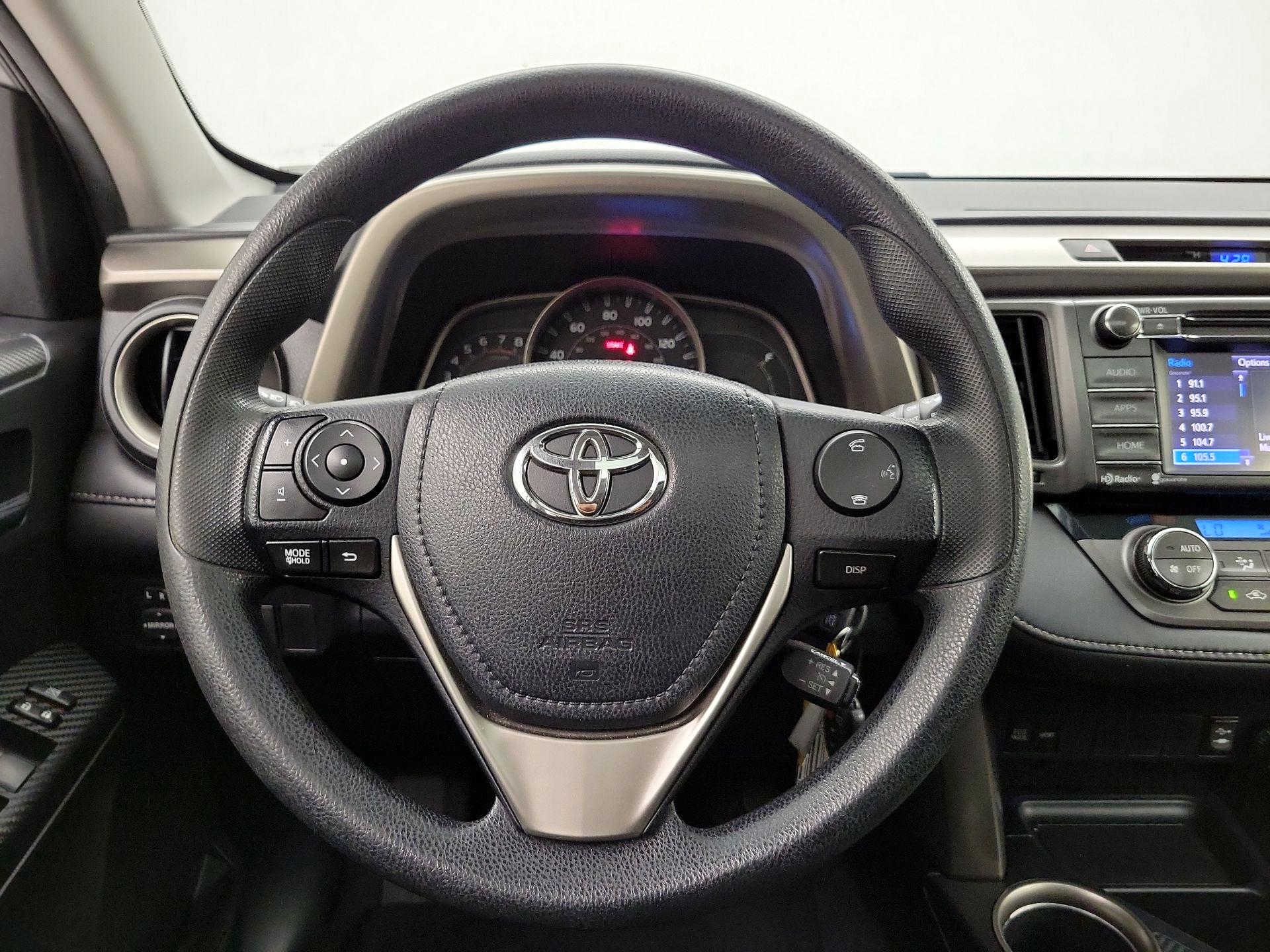Thumbnail: 2015 Toyota RAV4 - 10