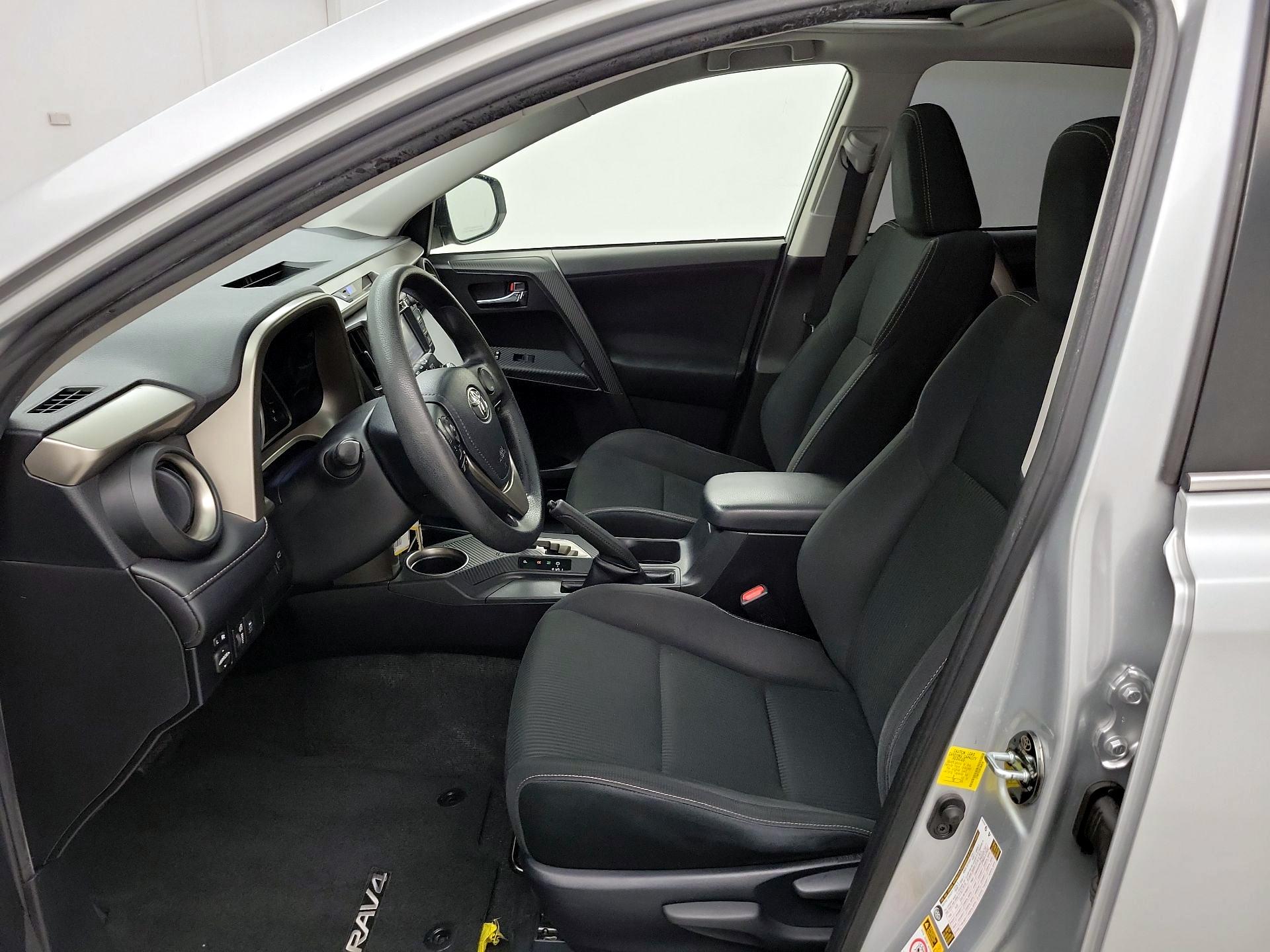 Thumbnail: 2015 Toyota RAV4 - 11
