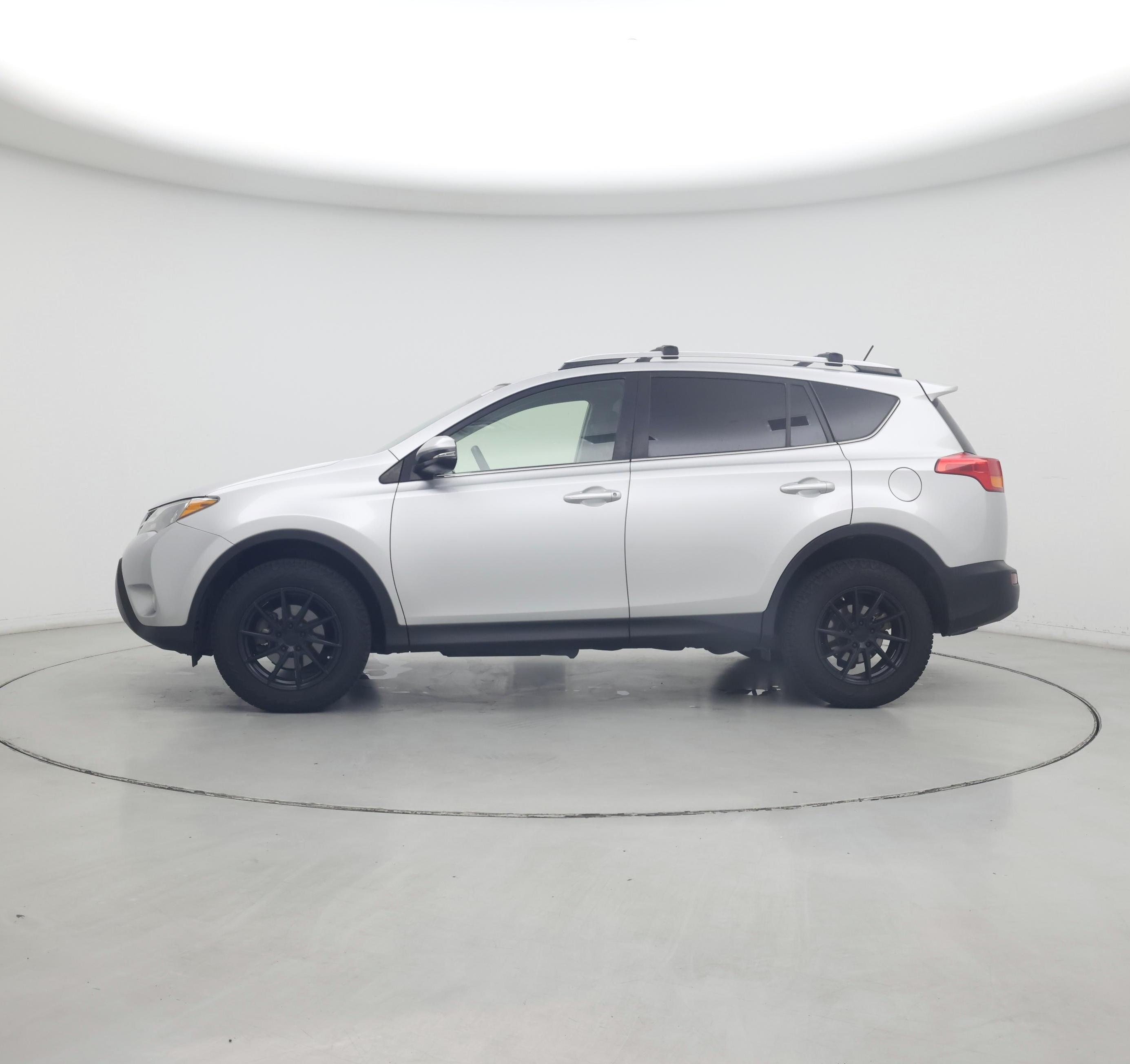 Thumbnail: 2015 Toyota RAV4 - 3