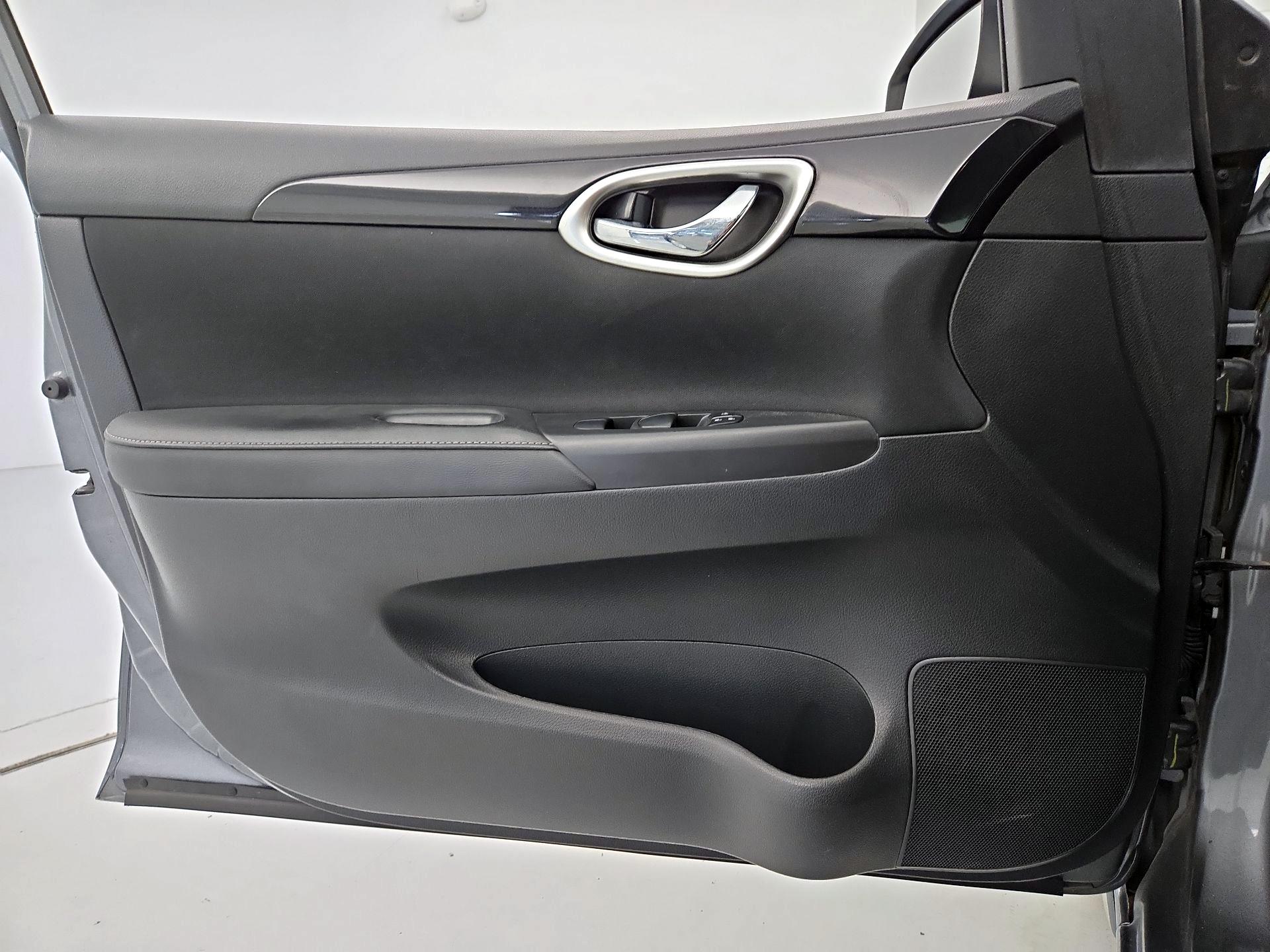 Thumbnail: 2019 Nissan Sentra - 12