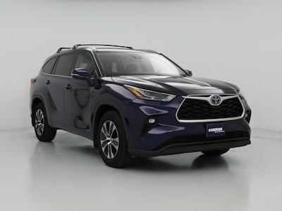 Blue 2022 Toyota Highlander Hybrid XLE