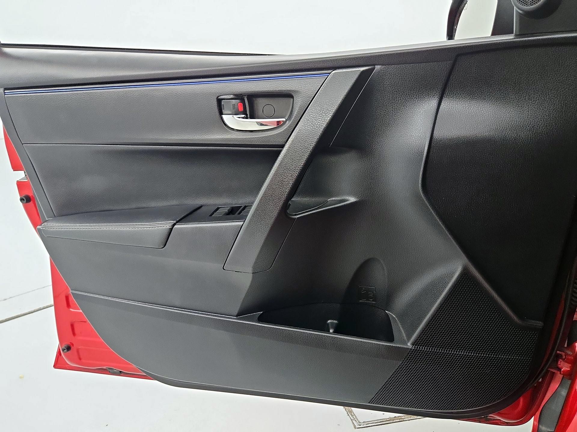 Thumbnail: 2017 Toyota Corolla - 12