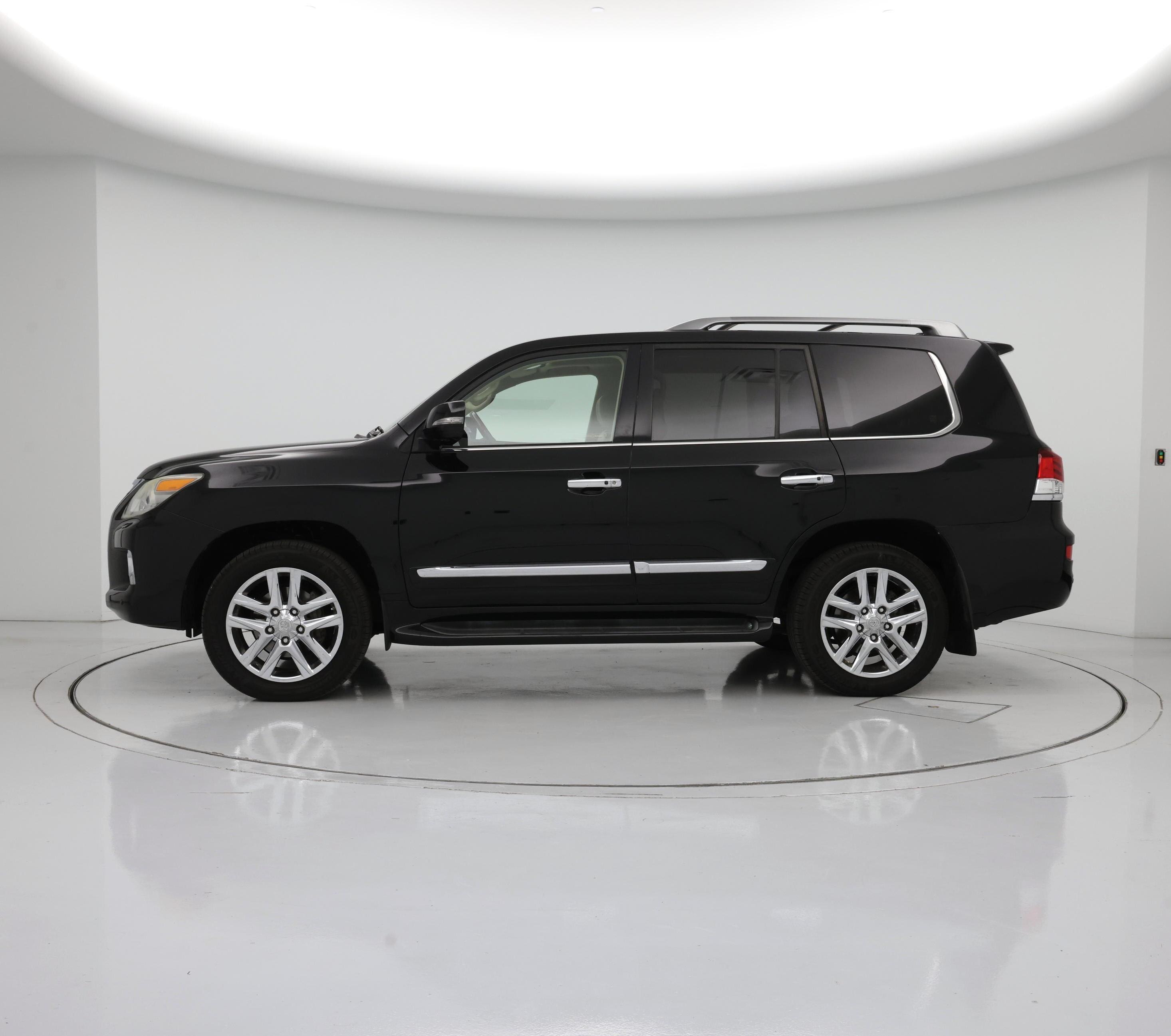 Thumbnail: 2013 Lexus LX - 3