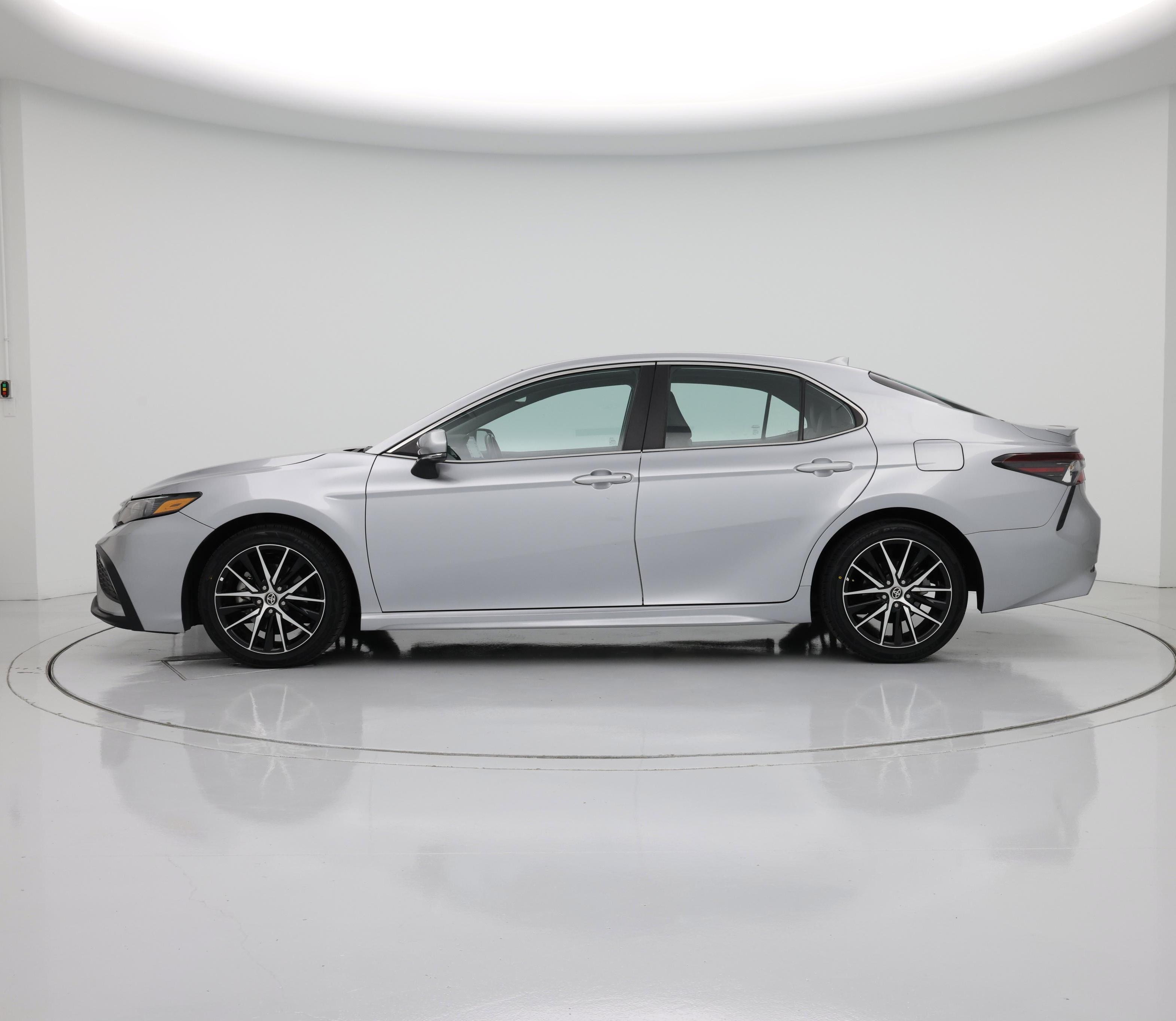 Thumbnail: 2024 Toyota Camry - 3