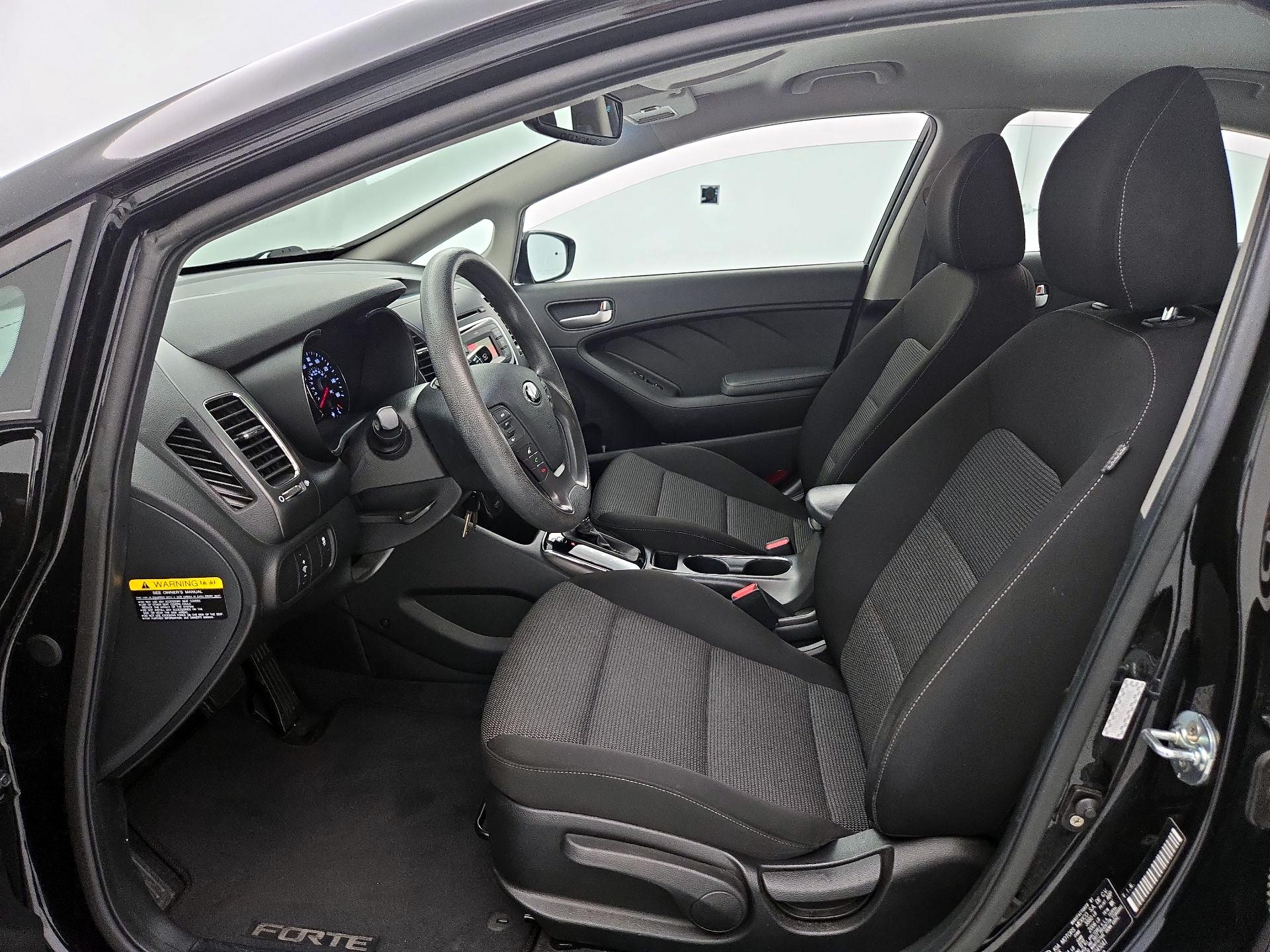 Thumbnail: 2017 Kia Forte - 11