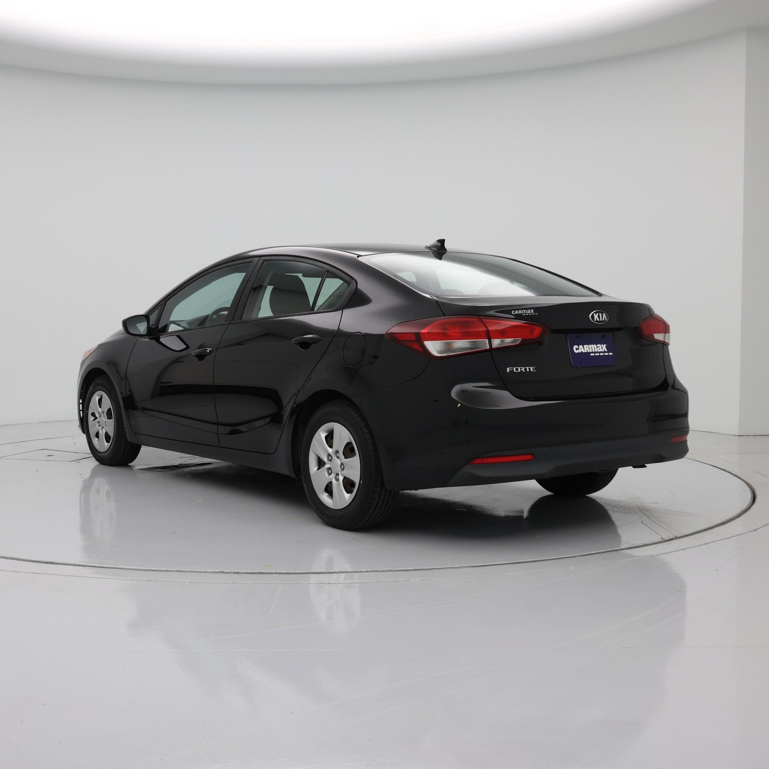 Thumbnail: 2017 Kia Forte - 2
