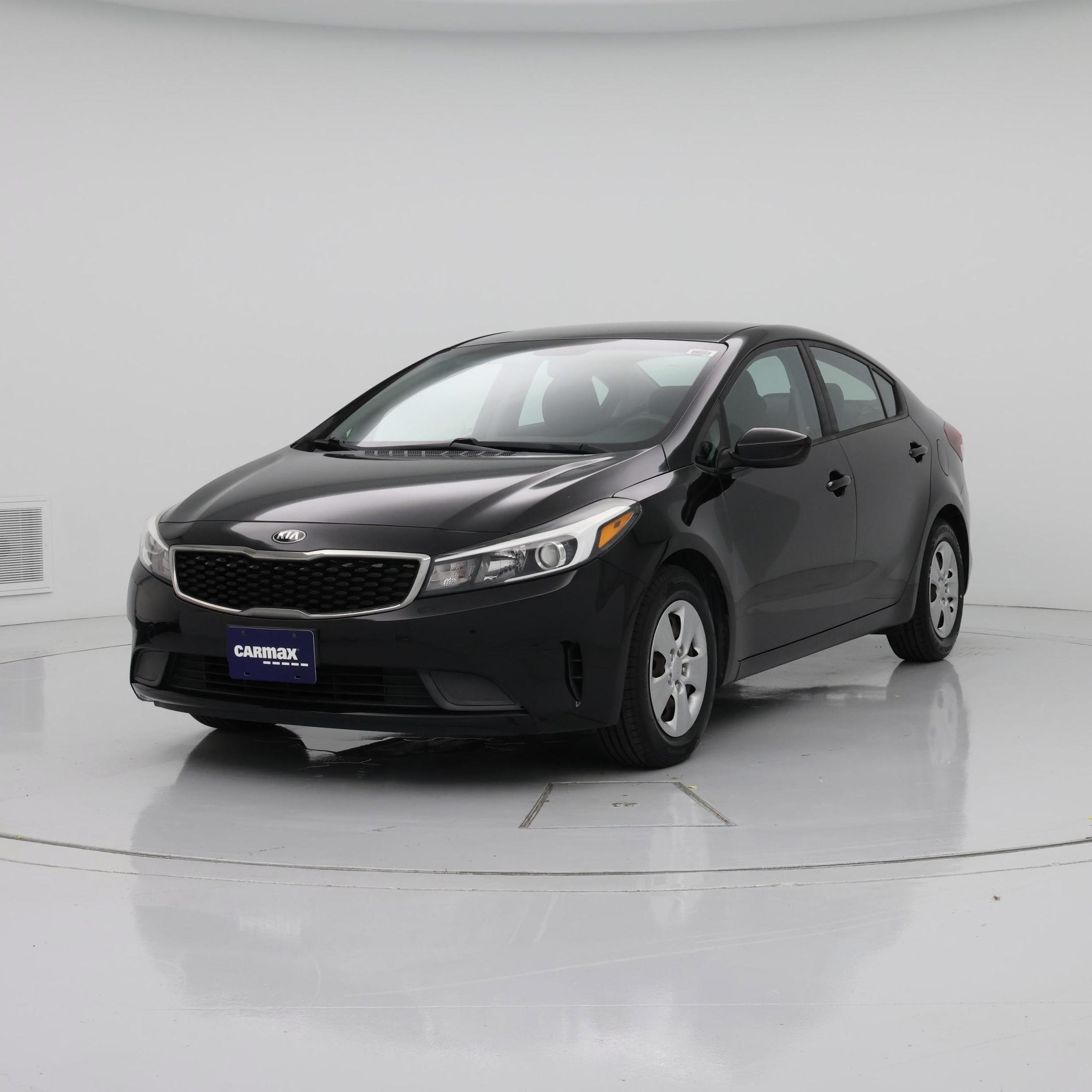 Thumbnail: 2017 Kia Forte - 4