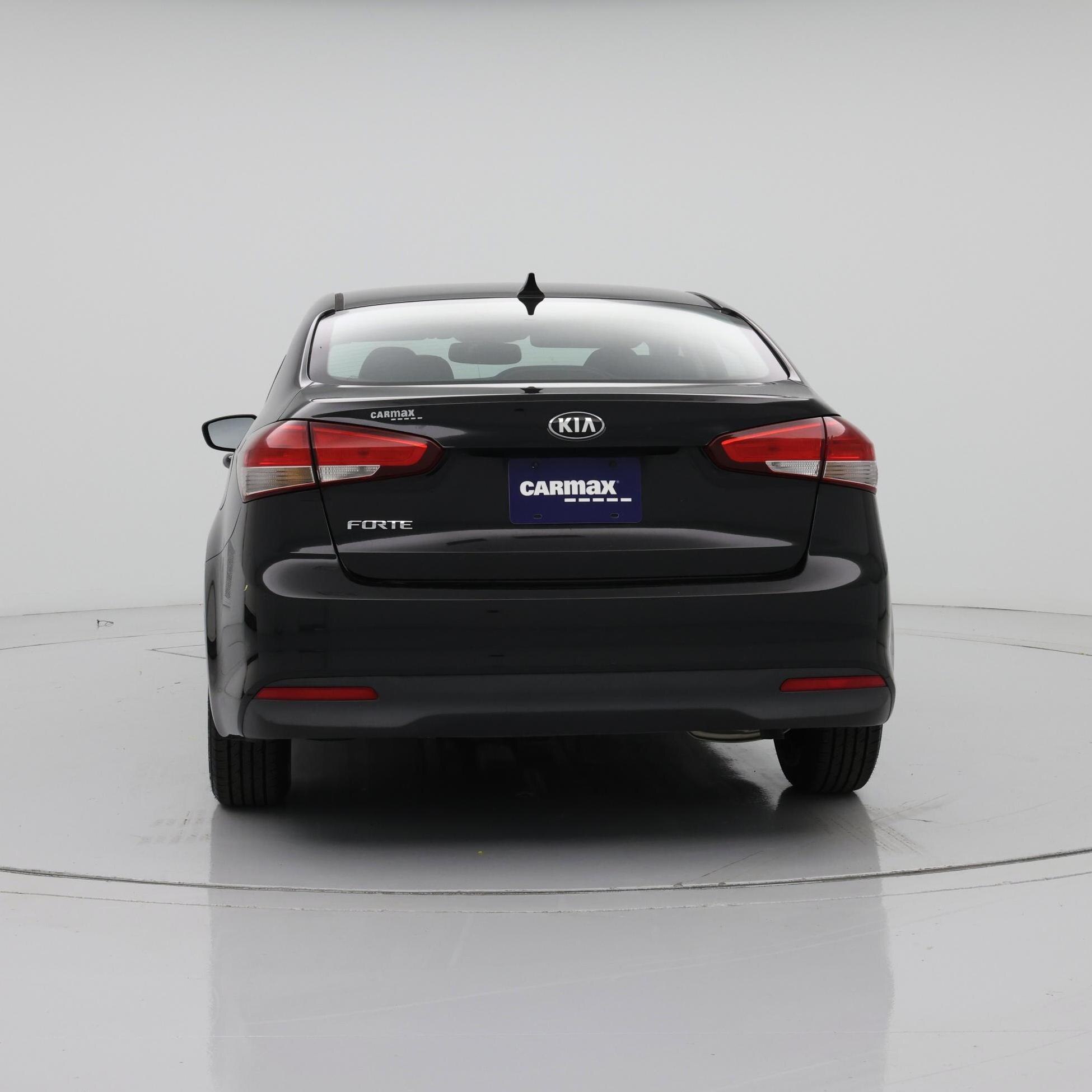Thumbnail: 2017 Kia Forte - 6