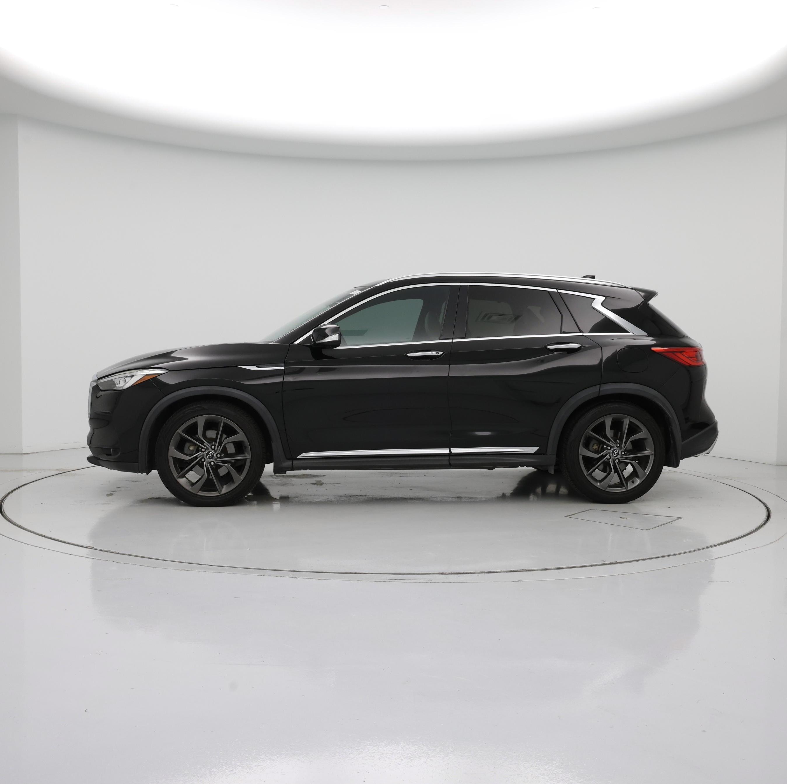 Thumbnail: 2019 INFINITI QX50 - 3