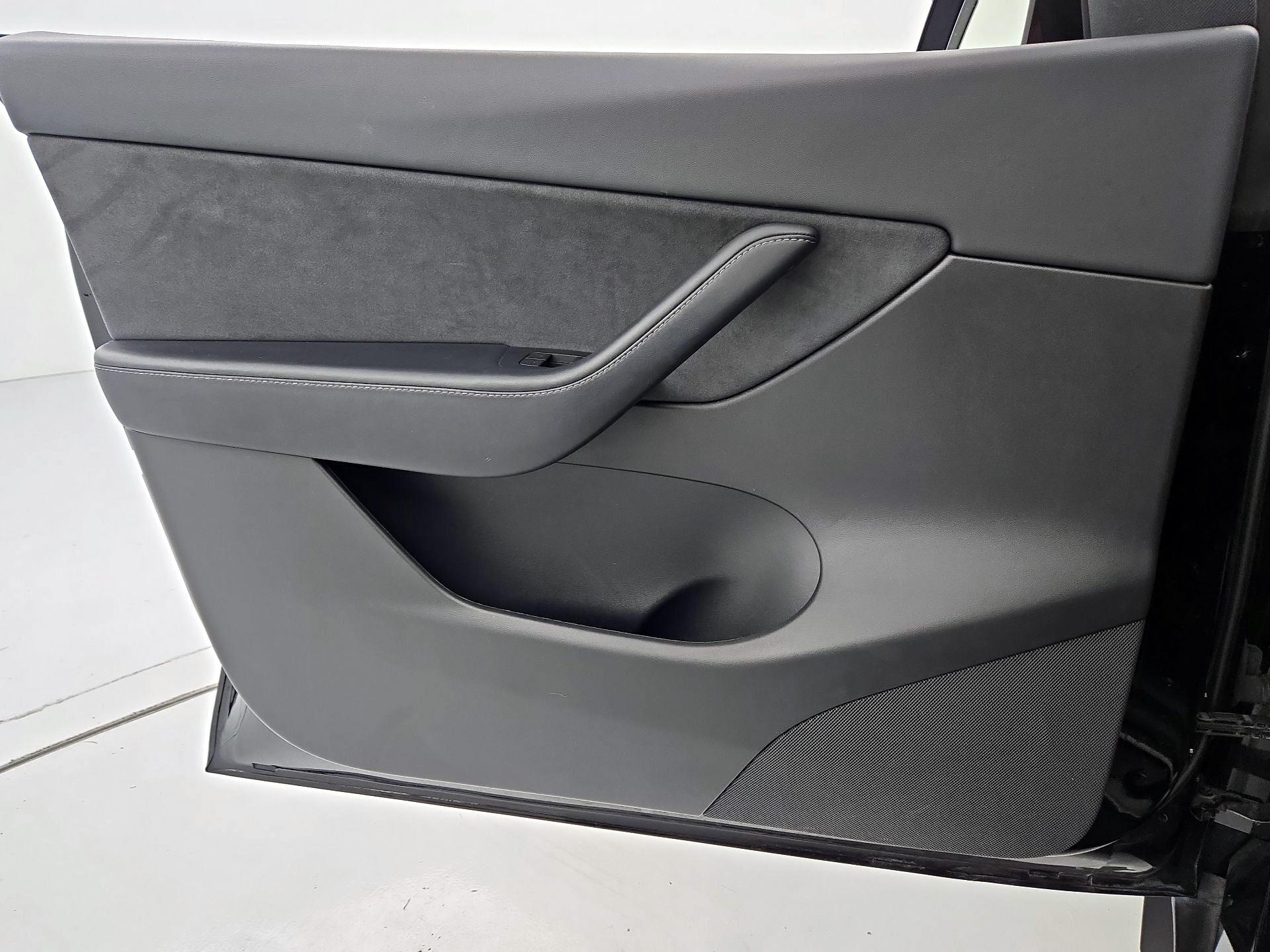 Thumbnail: 2022 Tesla Model Y - 12