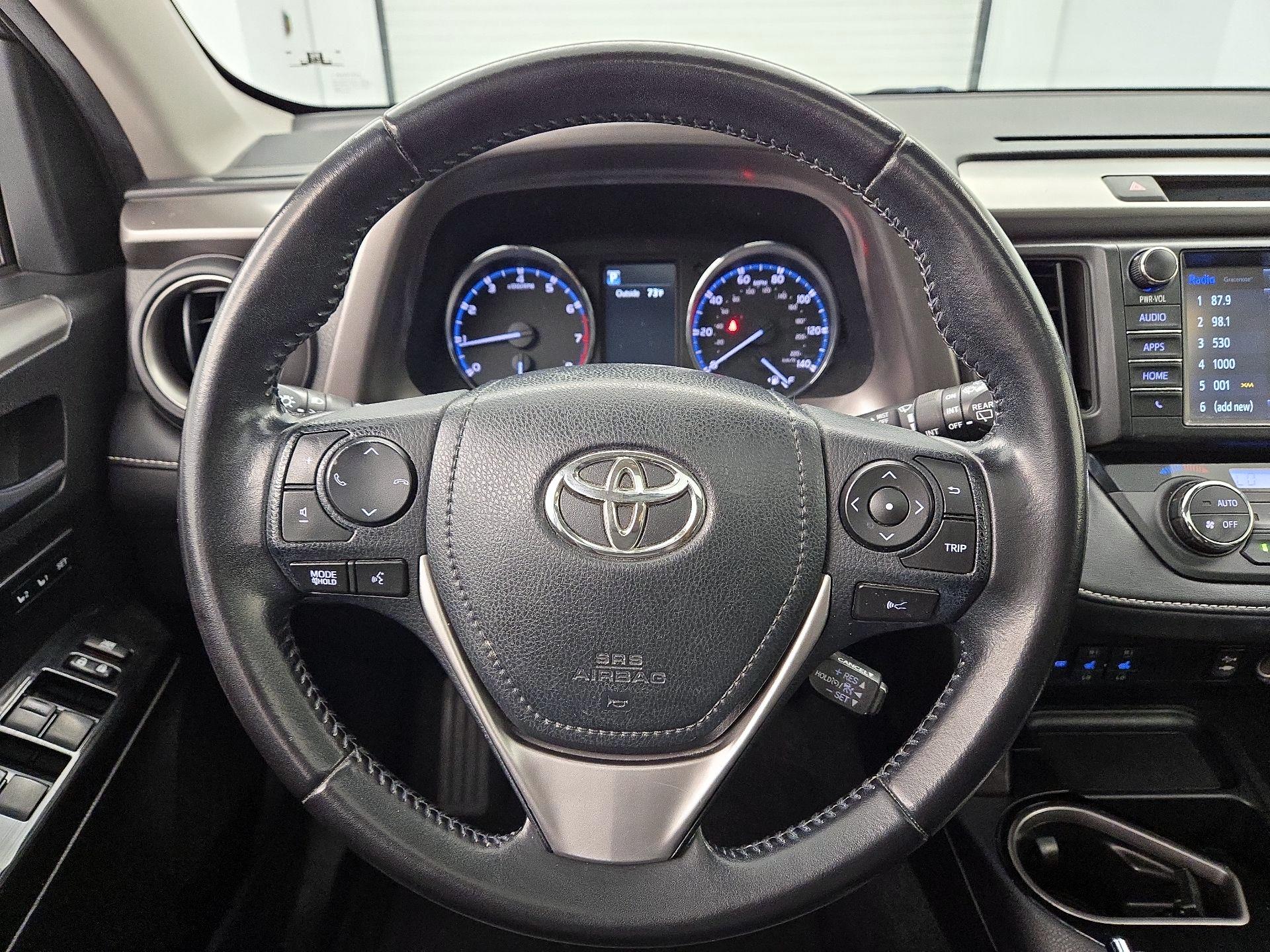 Thumbnail: 2016 Toyota RAV4 - 10