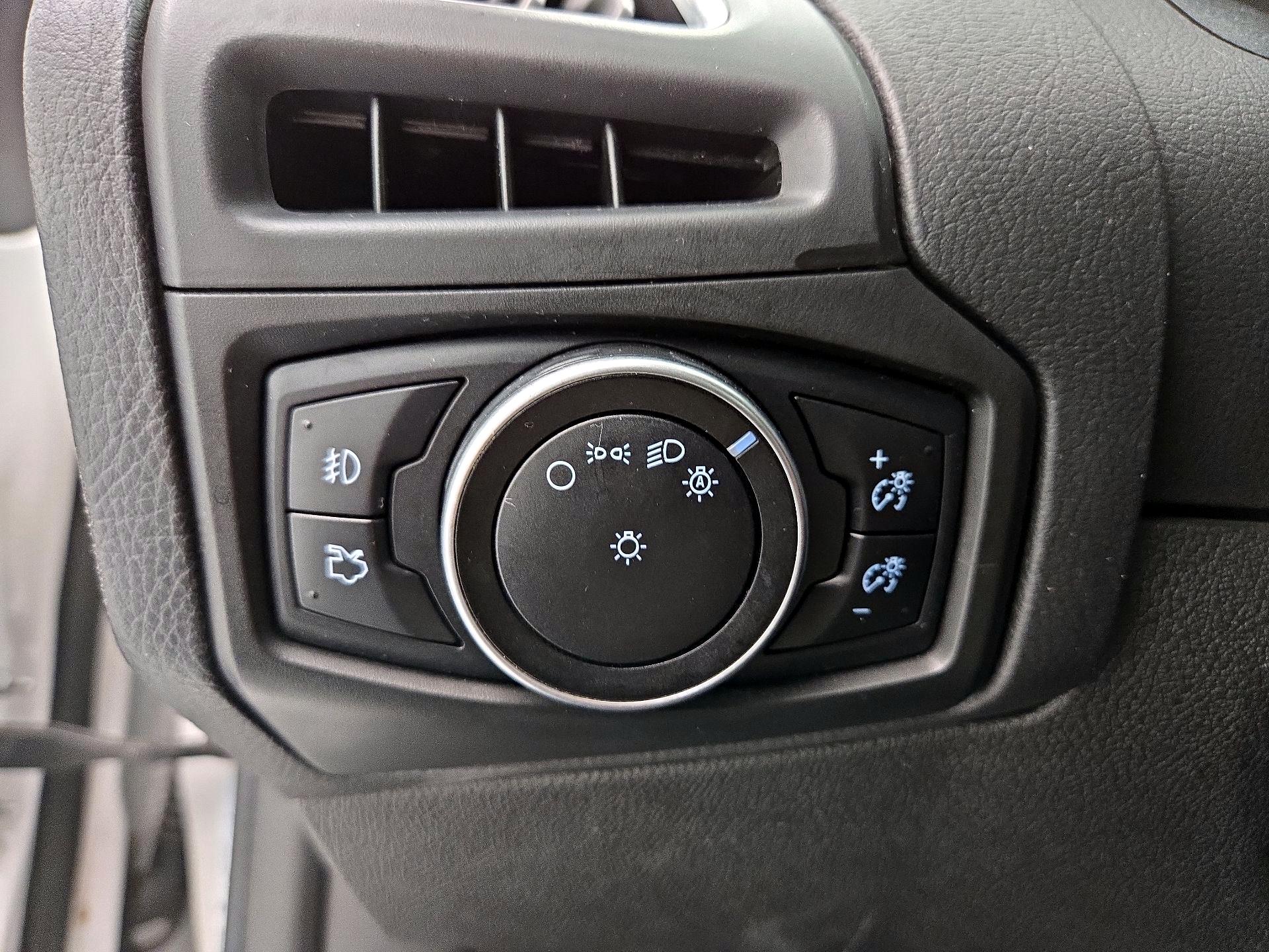 Thumbnail: 2016 Ford Focus - 13