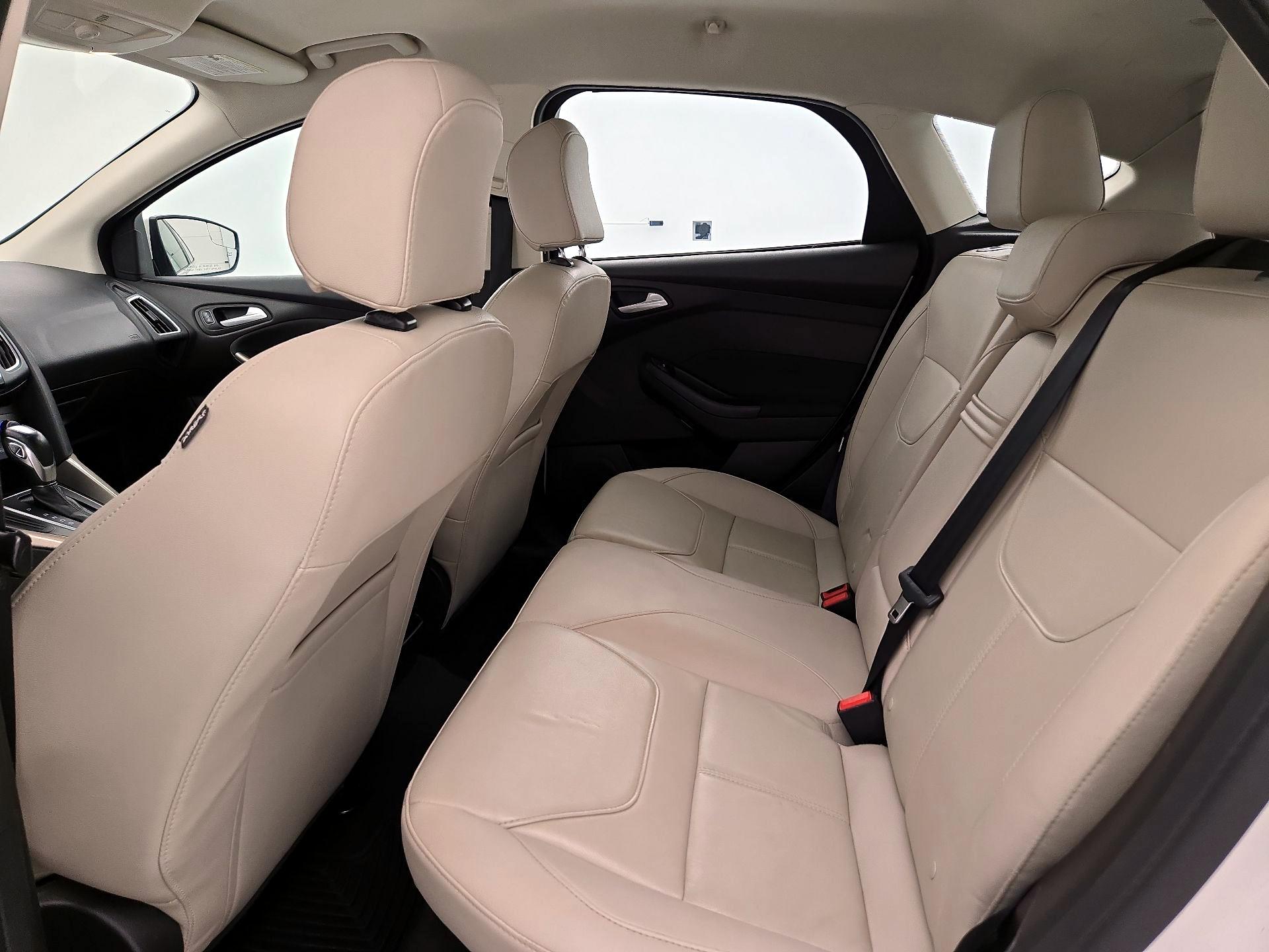 Thumbnail: 2016 Ford Focus - 19