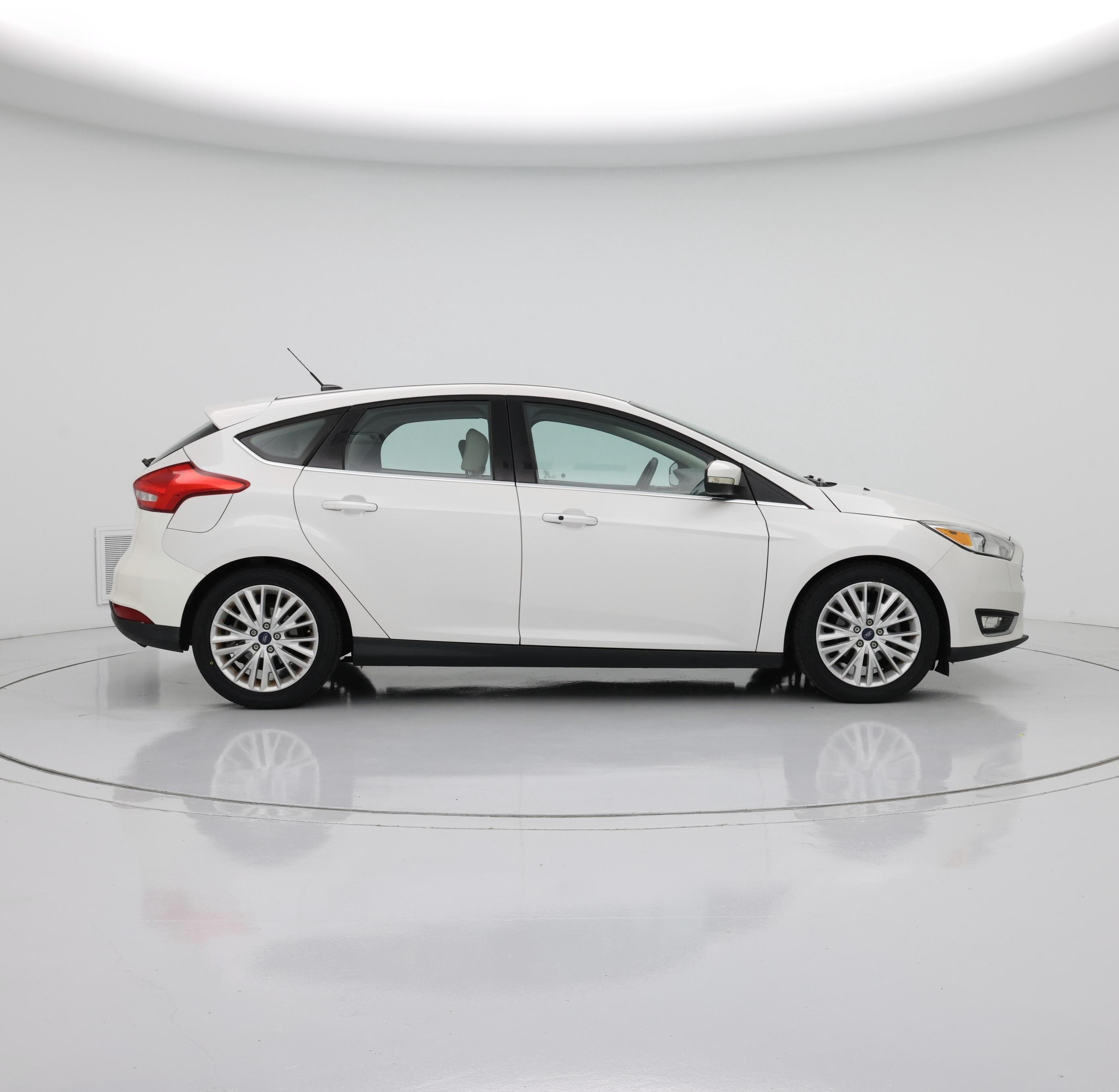 Thumbnail: 2016 Ford Focus - 7