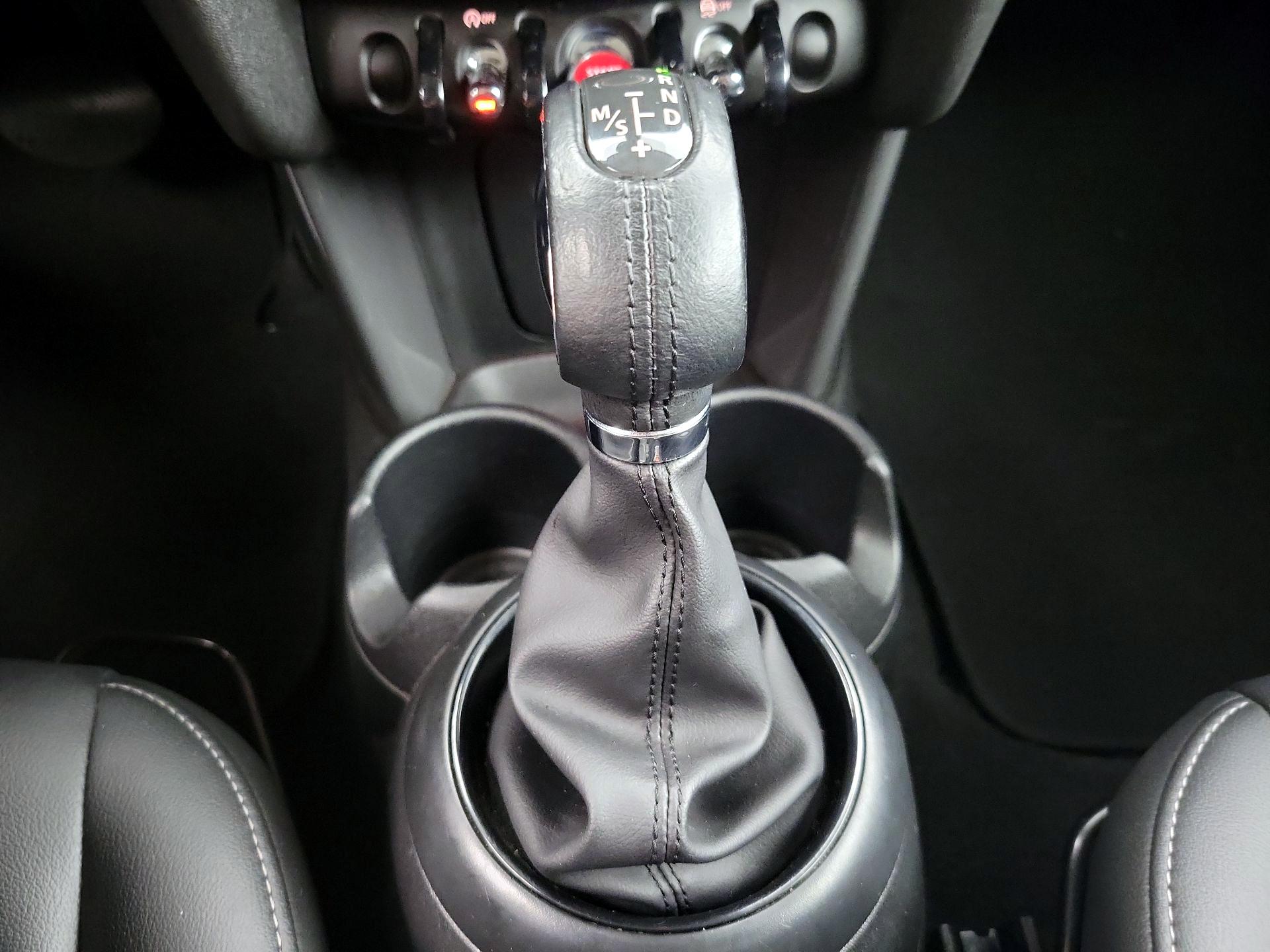 Thumbnail: 2019 MINI Cooper Hardtop - 17