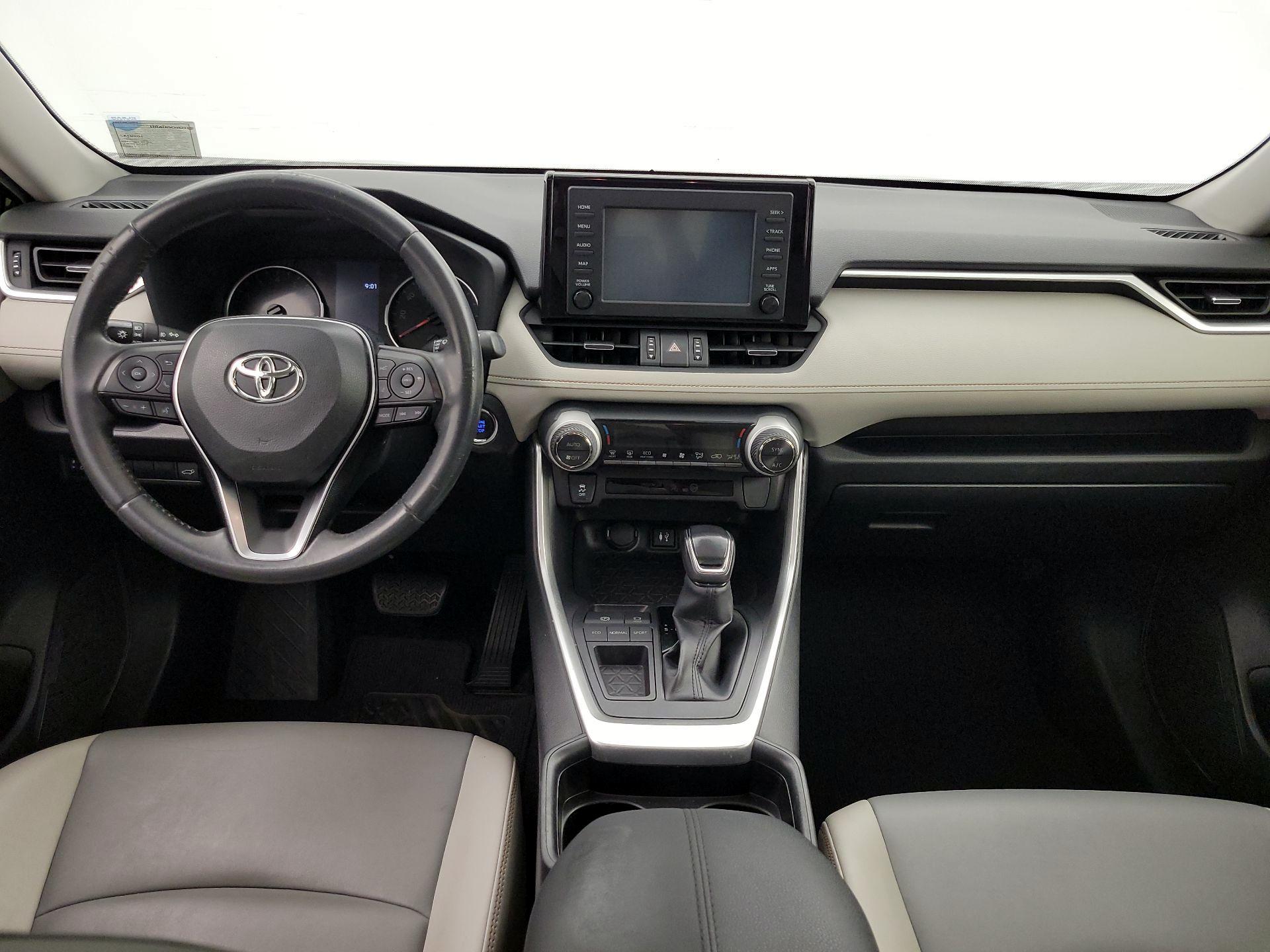 Thumbnail: 2019 Toyota RAV4 - 9