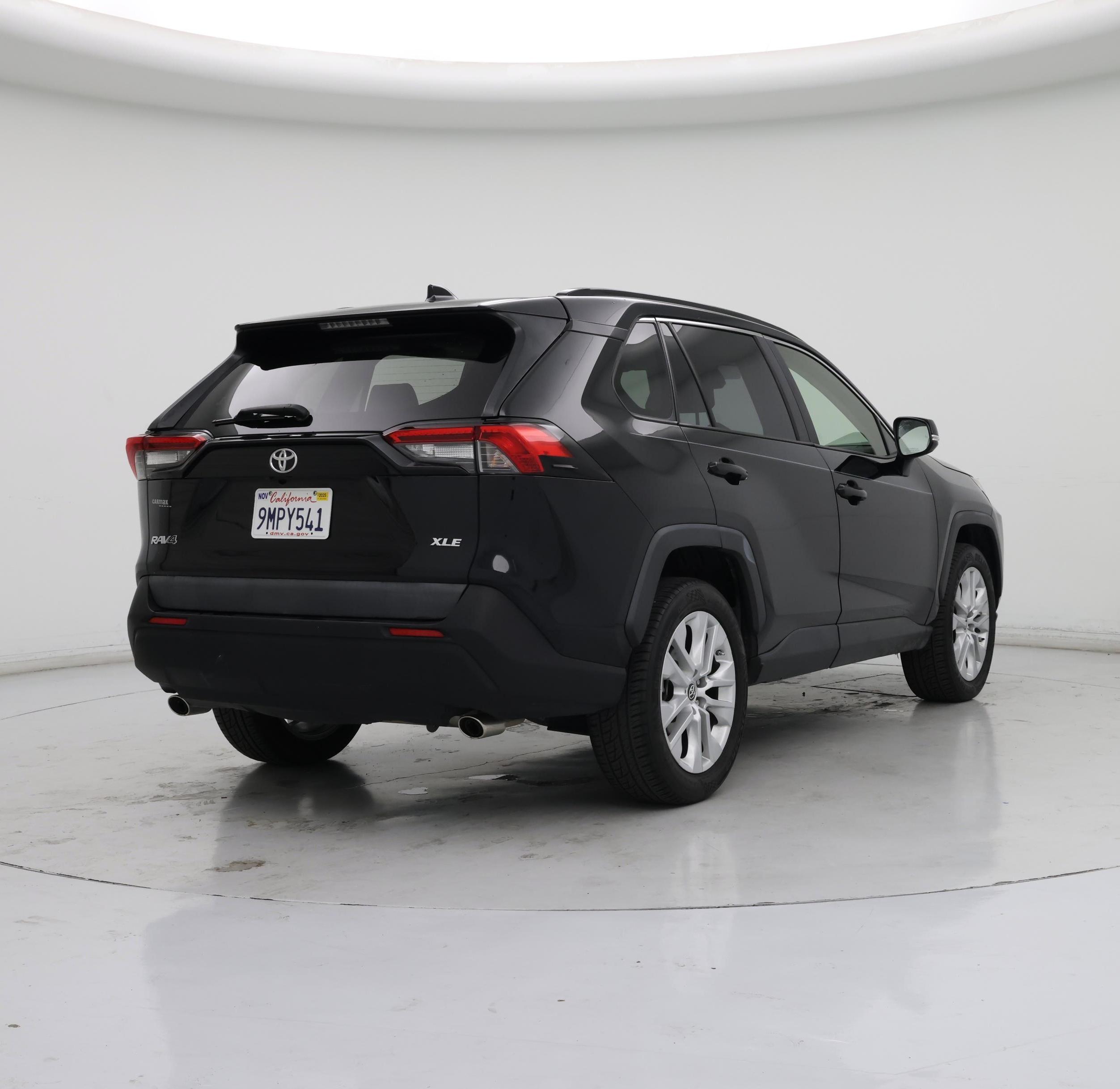 Thumbnail: 2019 Toyota RAV4 - 8