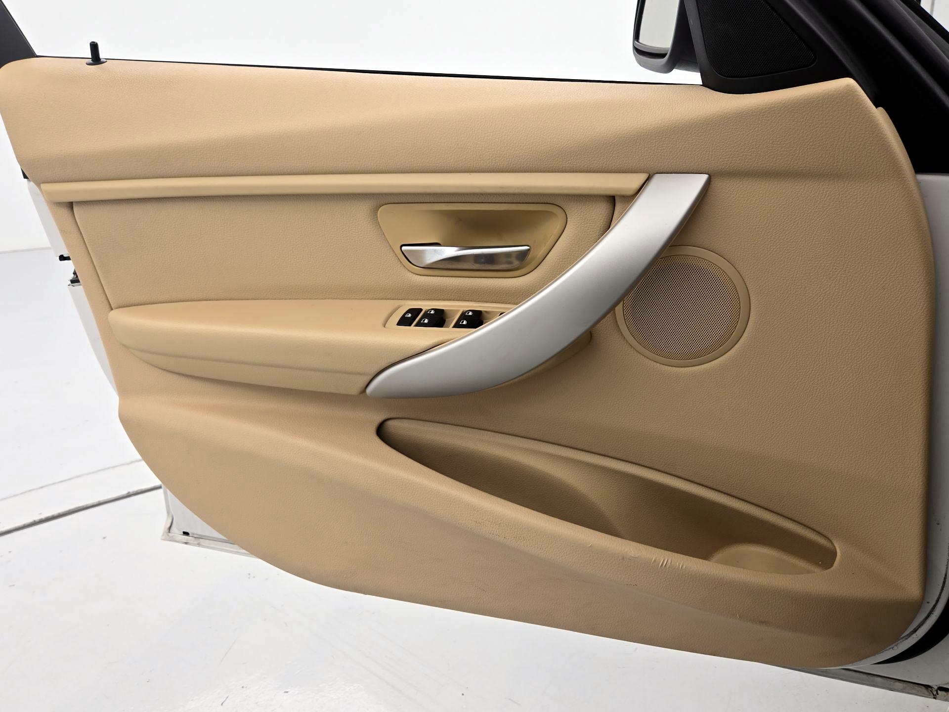Thumbnail: 2014 BMW 3 Series - 12