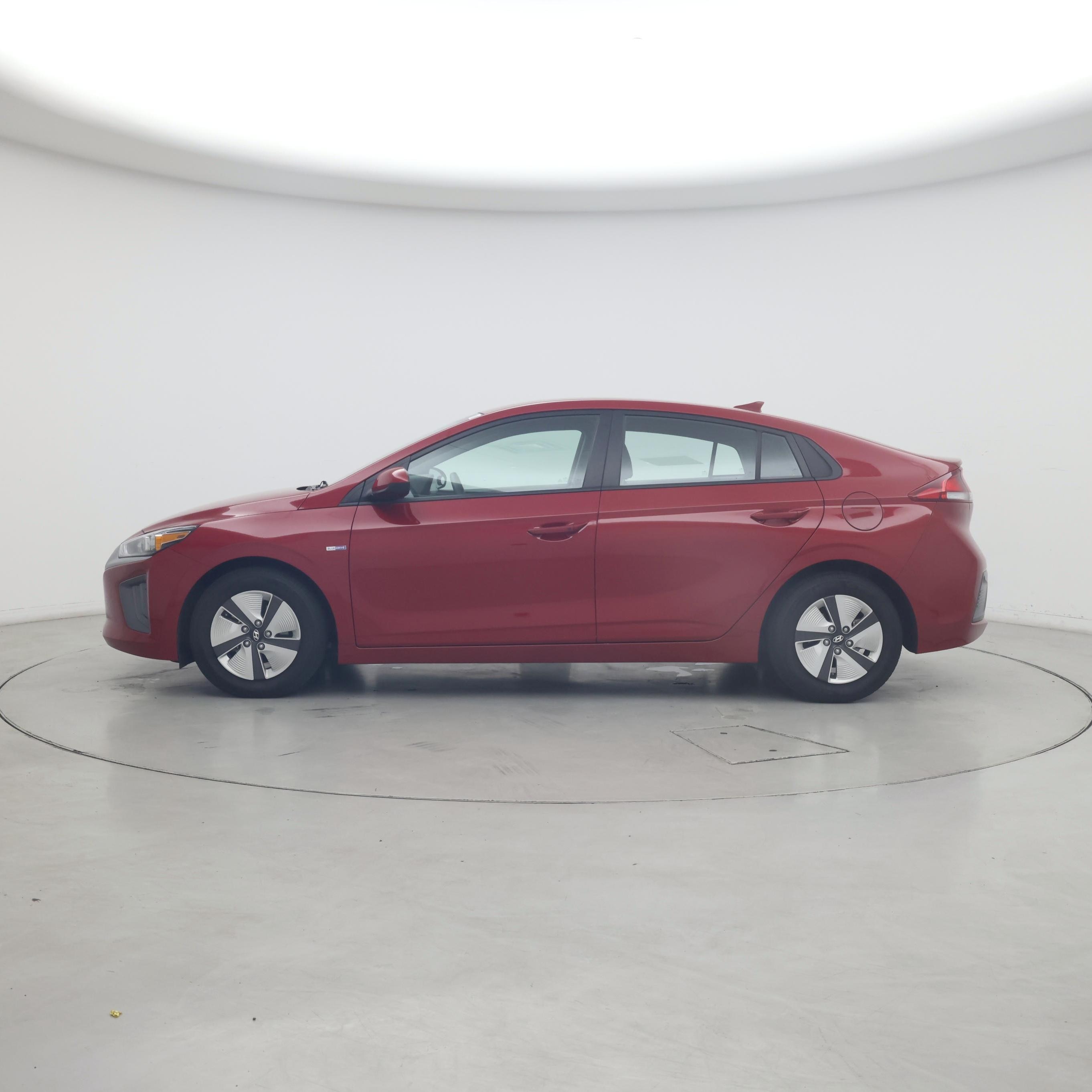 Thumbnail: 2020 Hyundai Ioniq - 3