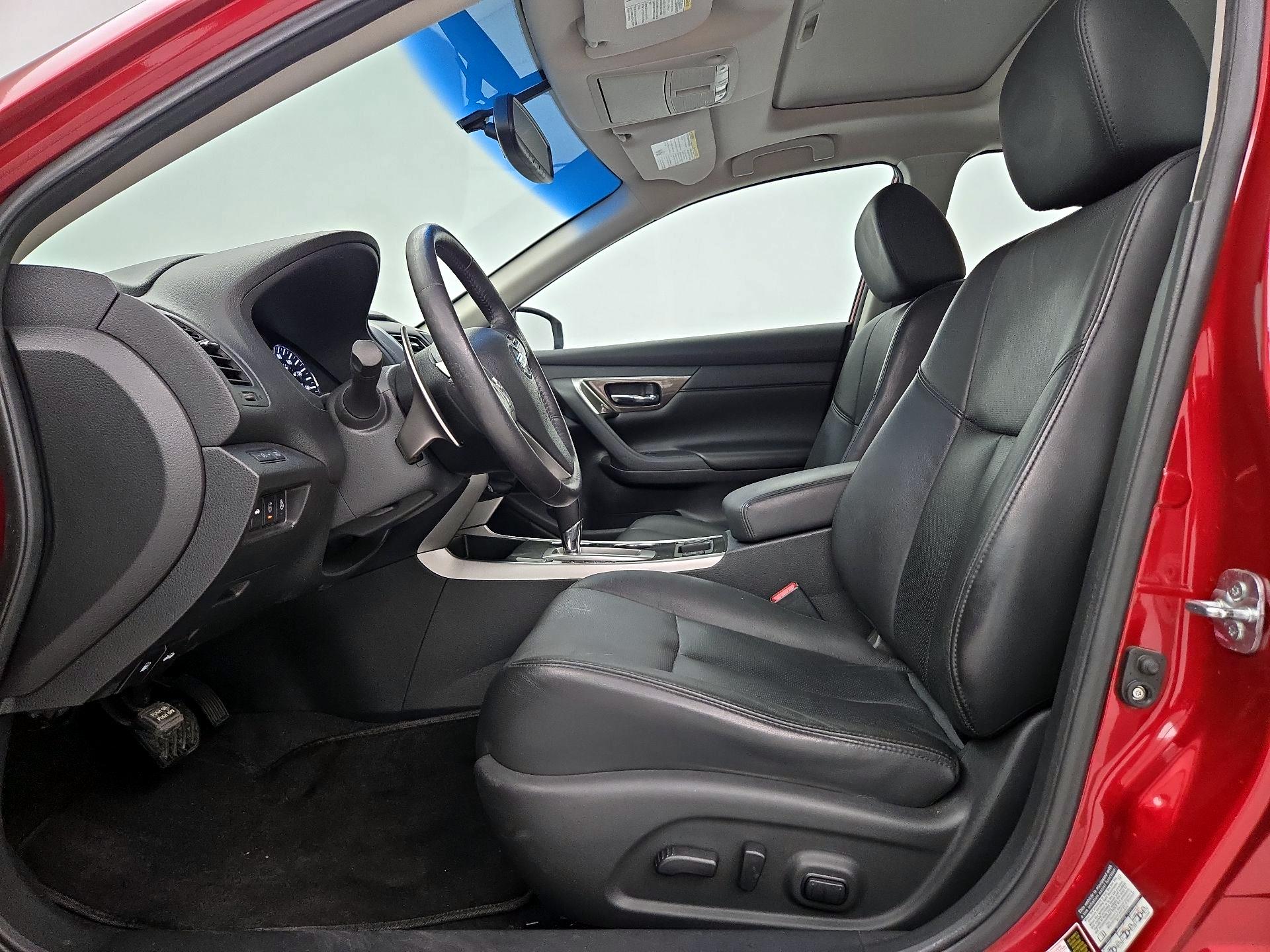 Thumbnail: 2015 Nissan Altima - 11