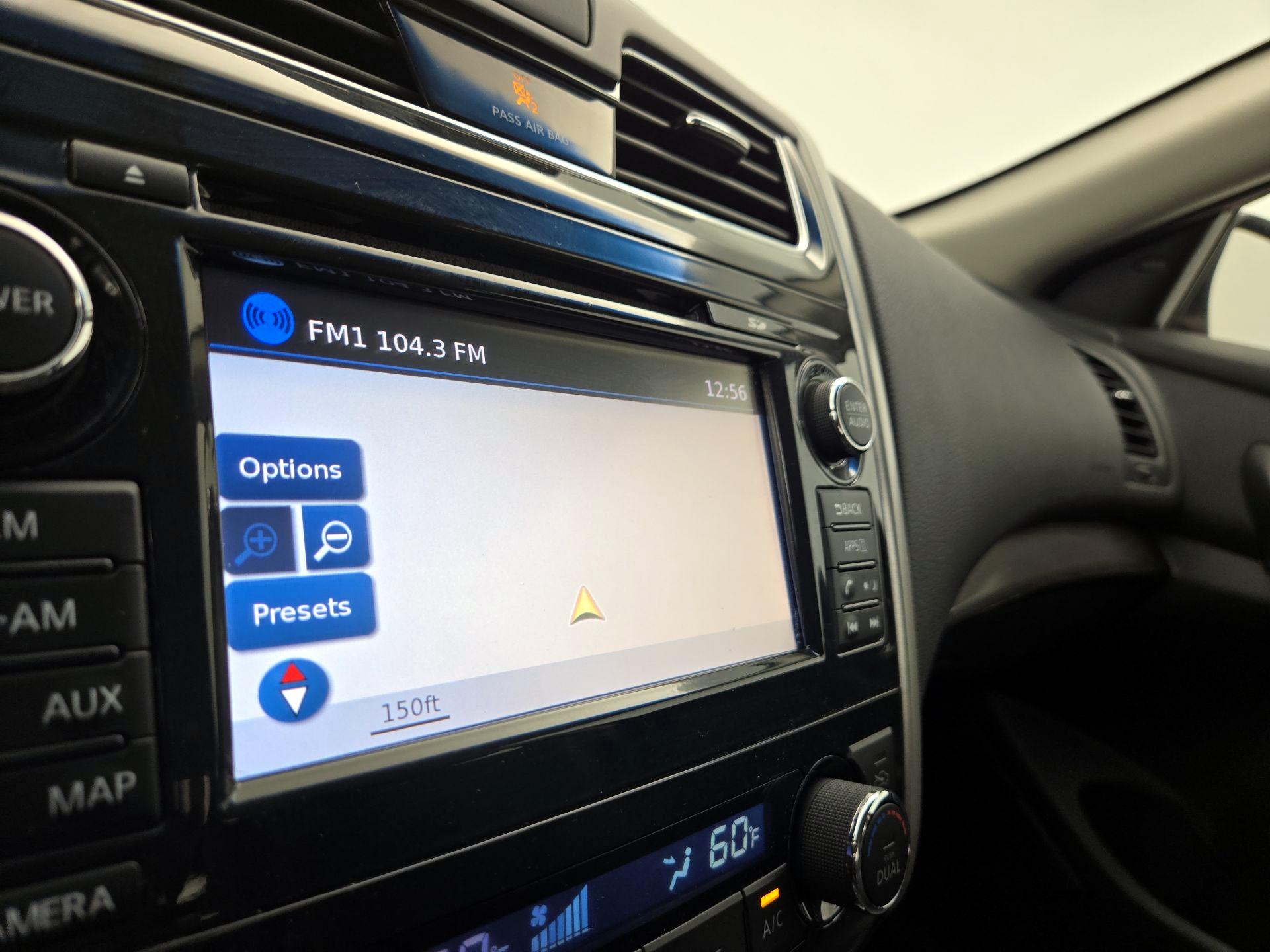 Thumbnail: 2015 Nissan Altima - 14