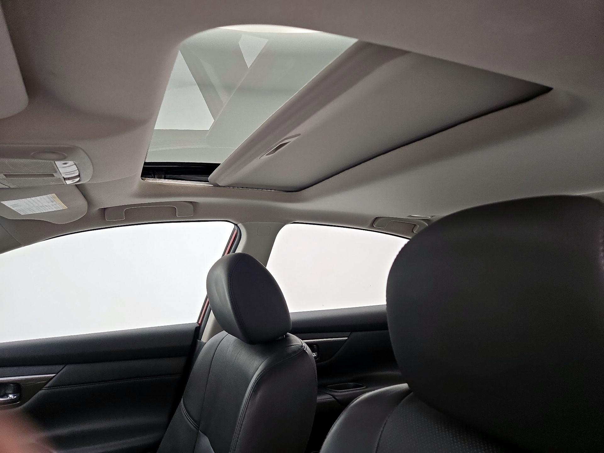 Thumbnail: 2015 Nissan Altima - 20