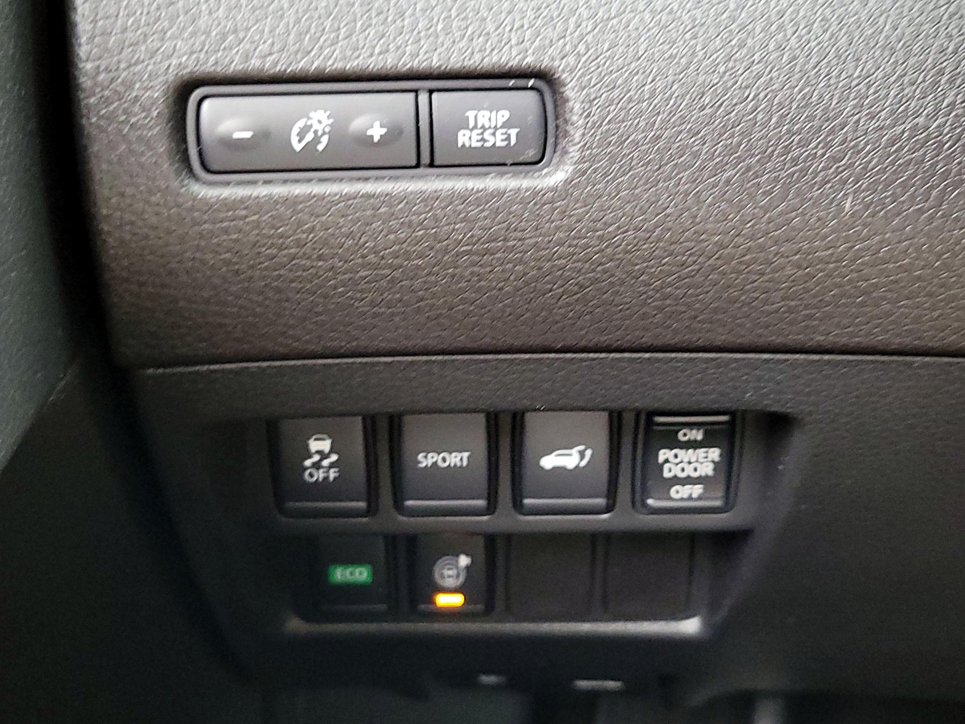 Thumbnail: 2016 Nissan Rogue - 13