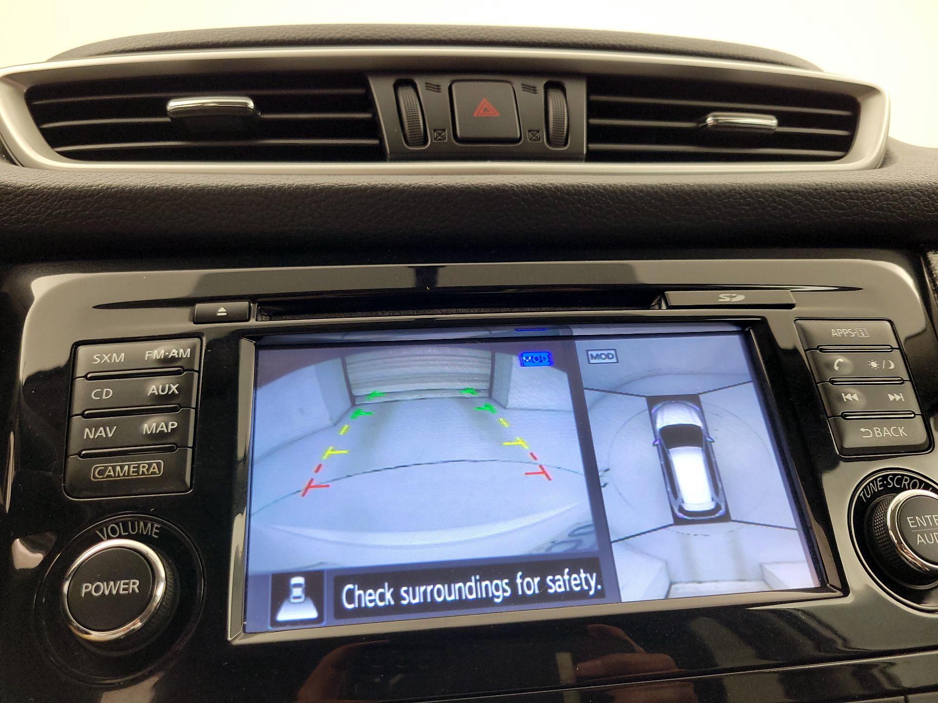 Thumbnail: 2016 Nissan Rogue - 14