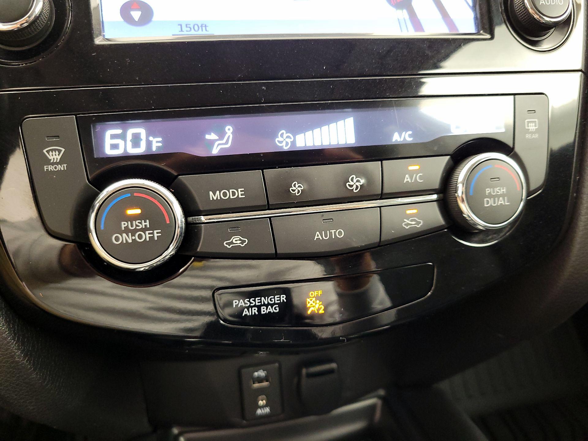 Thumbnail: 2016 Nissan Rogue - 16