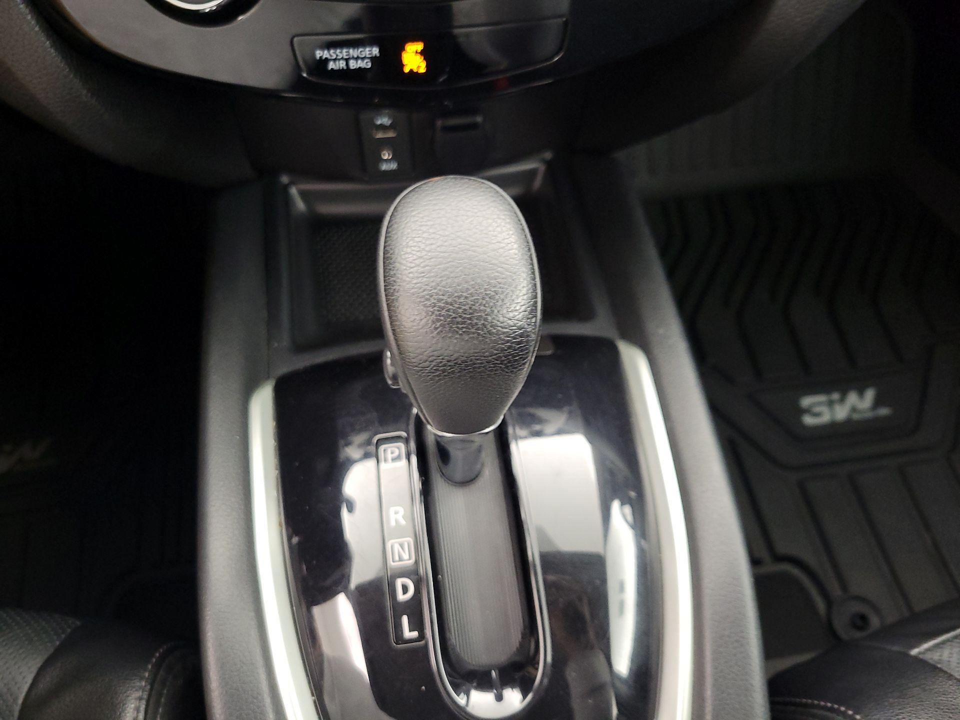 Thumbnail: 2016 Nissan Rogue - 17