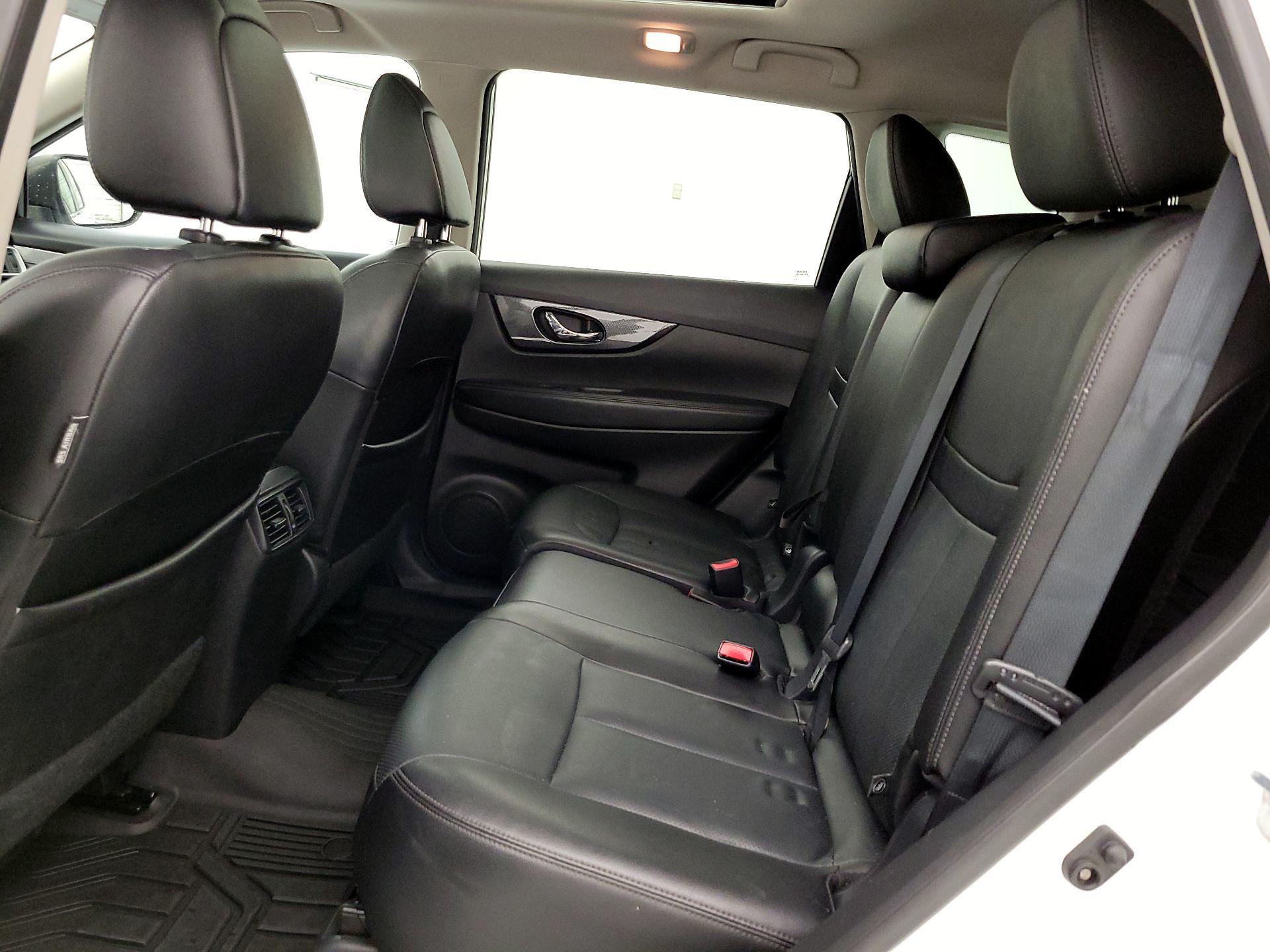 Thumbnail: 2016 Nissan Rogue - 20