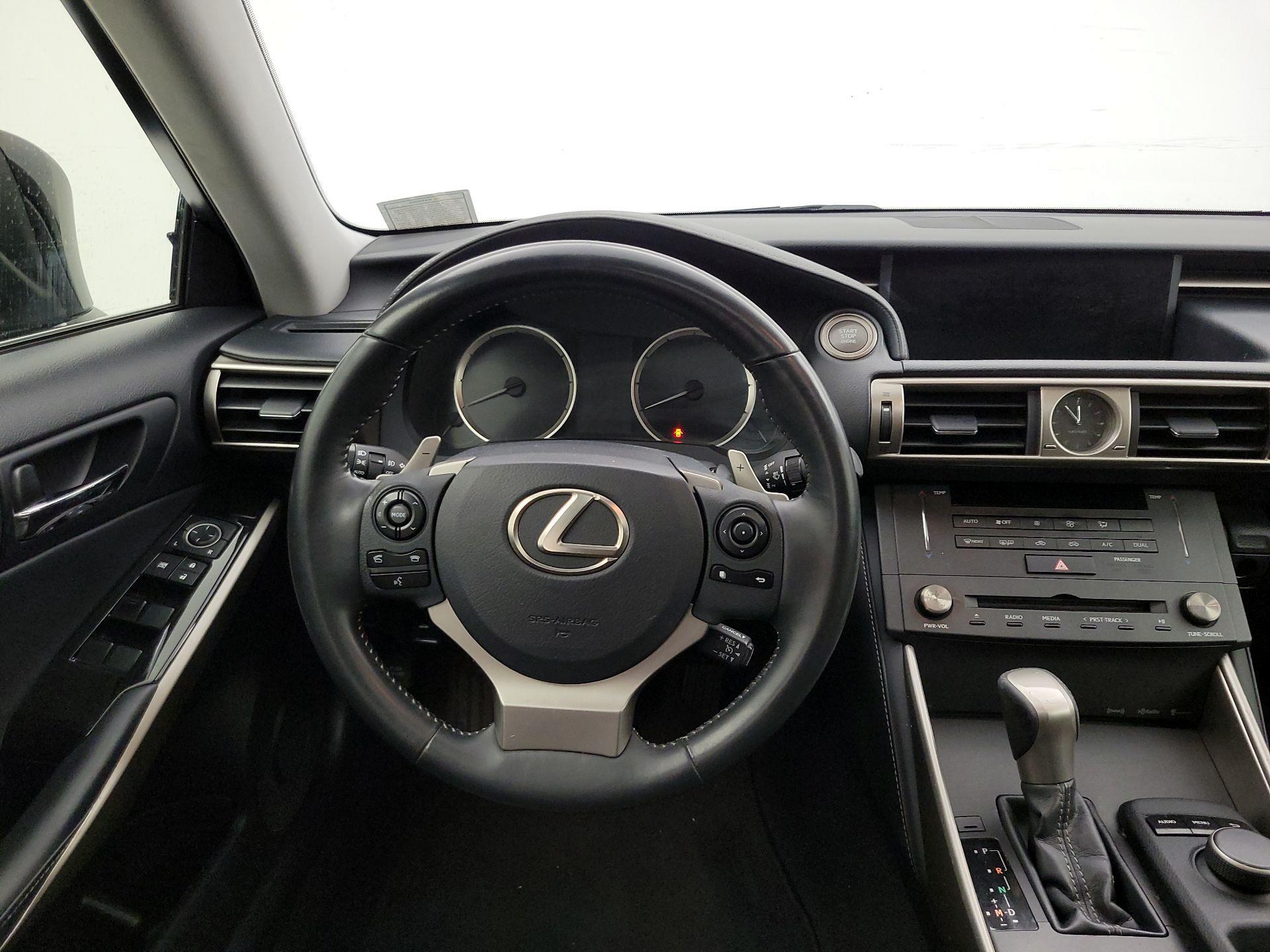 Thumbnail: 2015 Lexus IS - 10