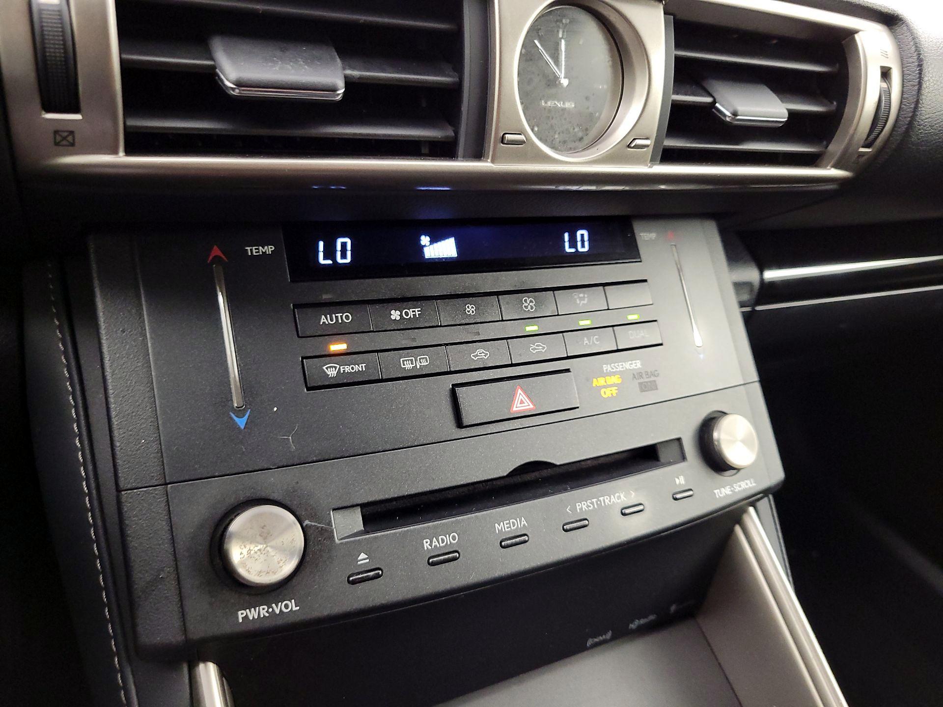 Thumbnail: 2015 Lexus IS - 16