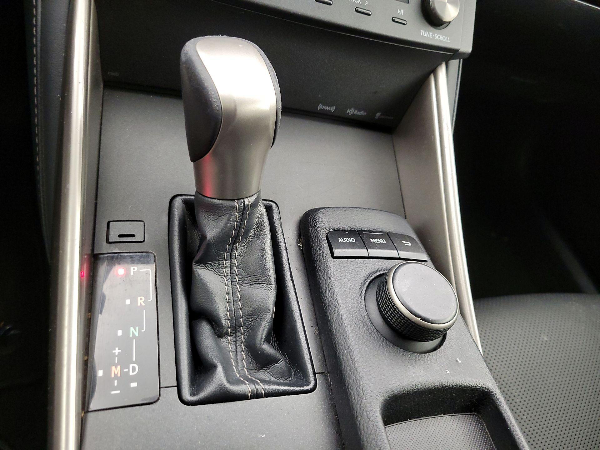 Thumbnail: 2015 Lexus IS - 17