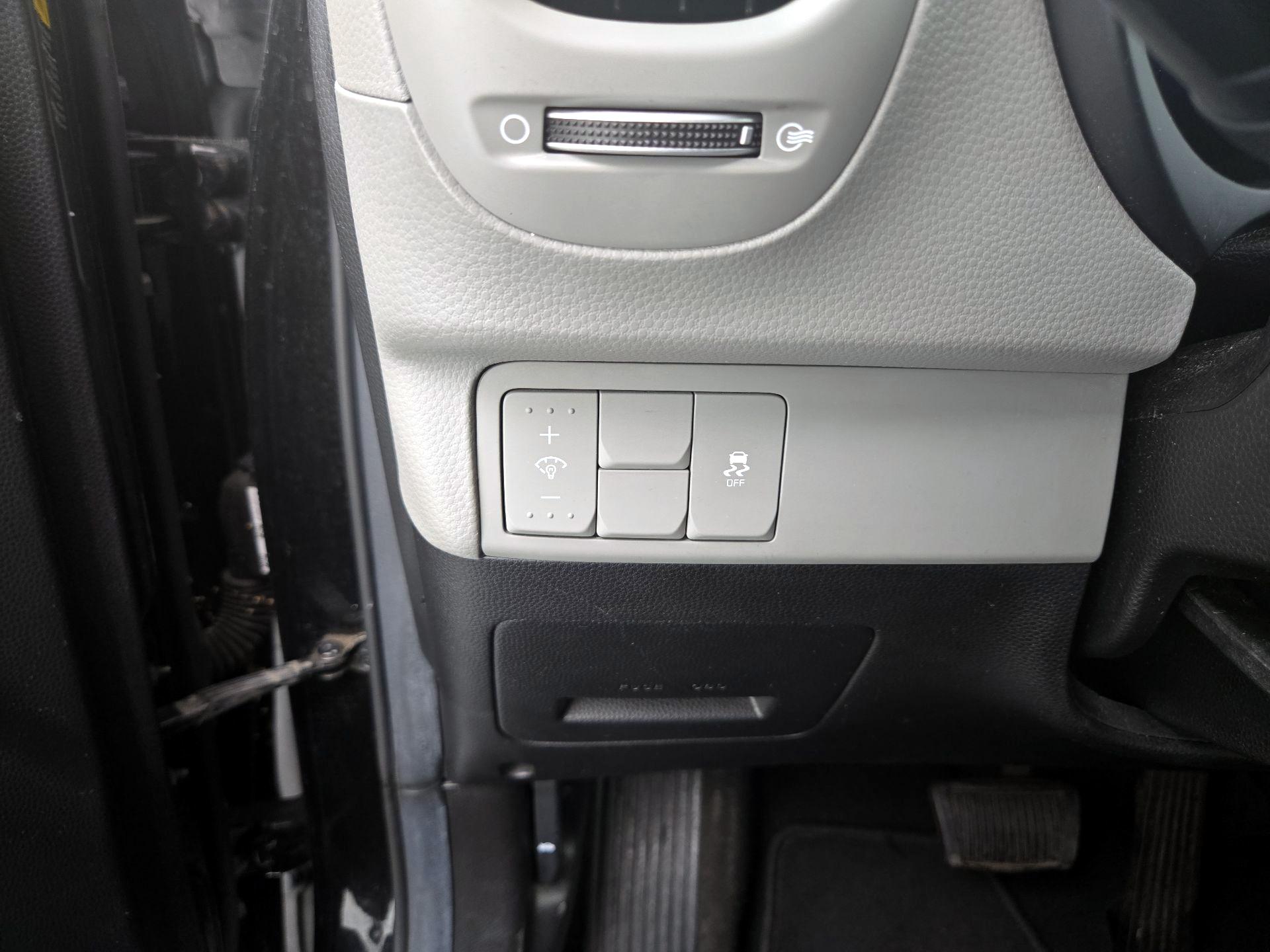 Thumbnail: 2018 Kia Soul - 13