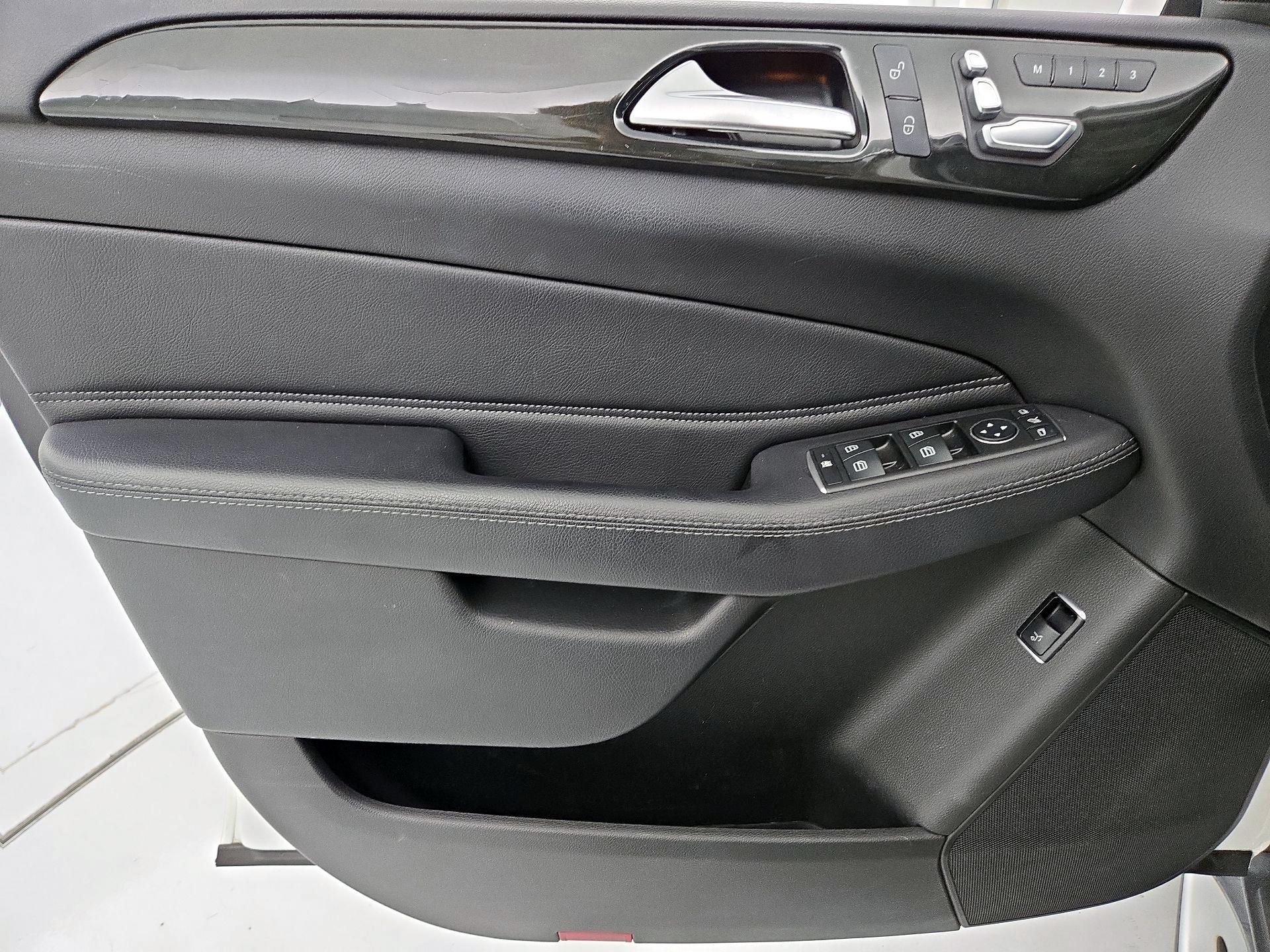 Thumbnail: 2016 Mercedes-Benz GLE - 12