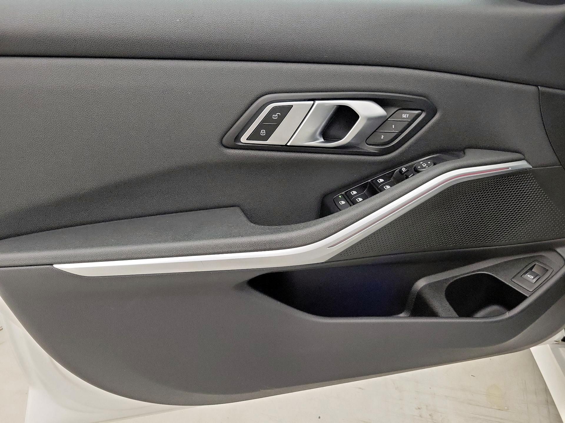 Thumbnail: 2020 BMW 3 Series - 12