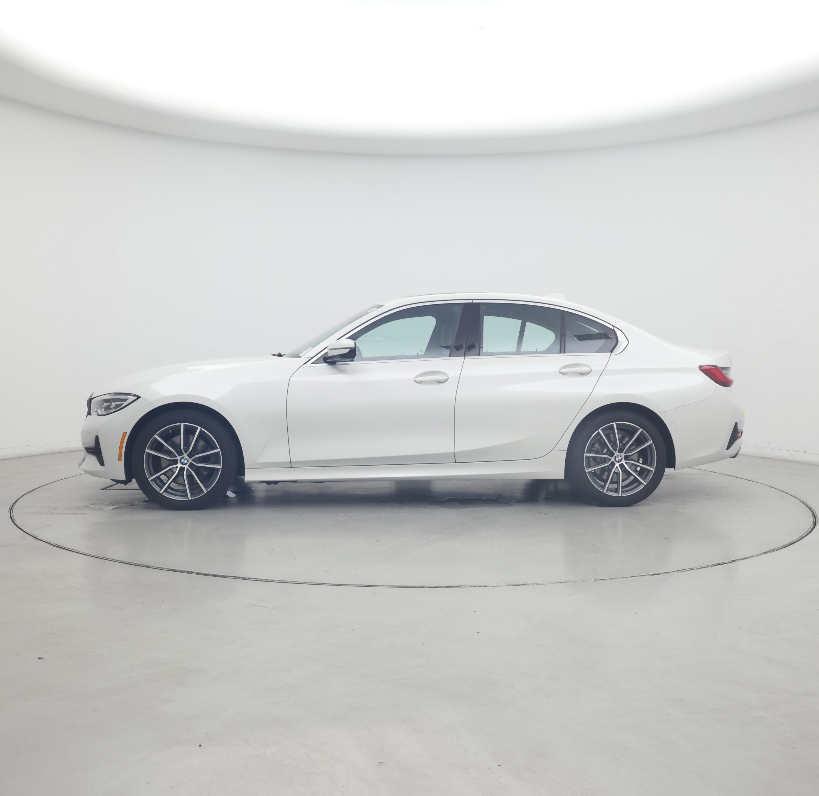 Thumbnail: 2020 BMW 3 Series - 3