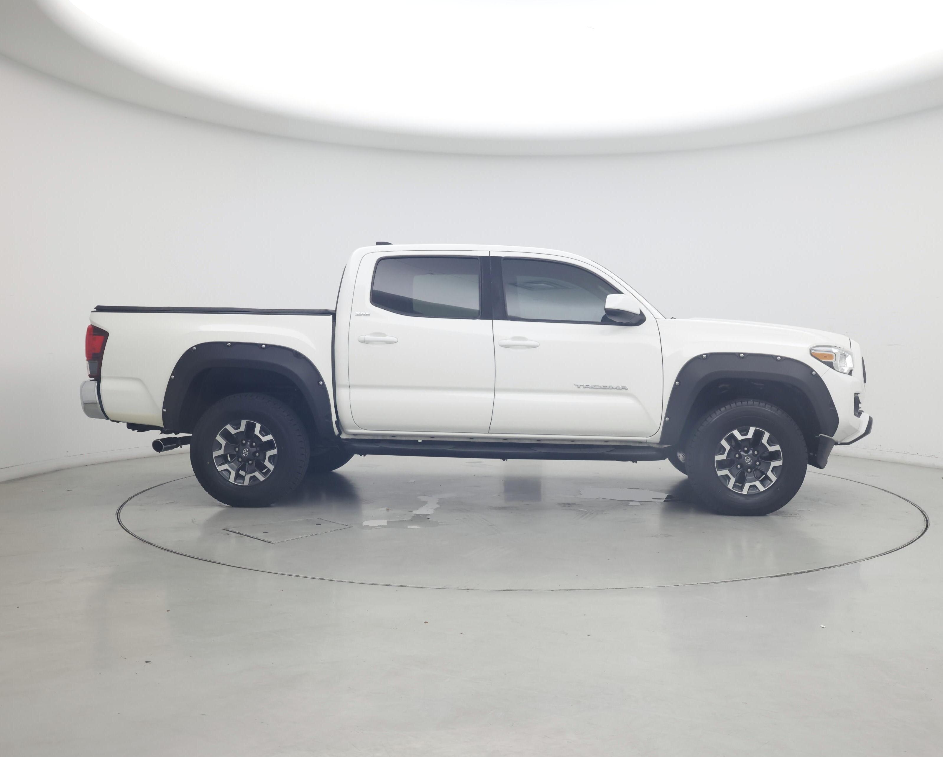 Thumbnail: 2021 Toyota Tacoma - 7