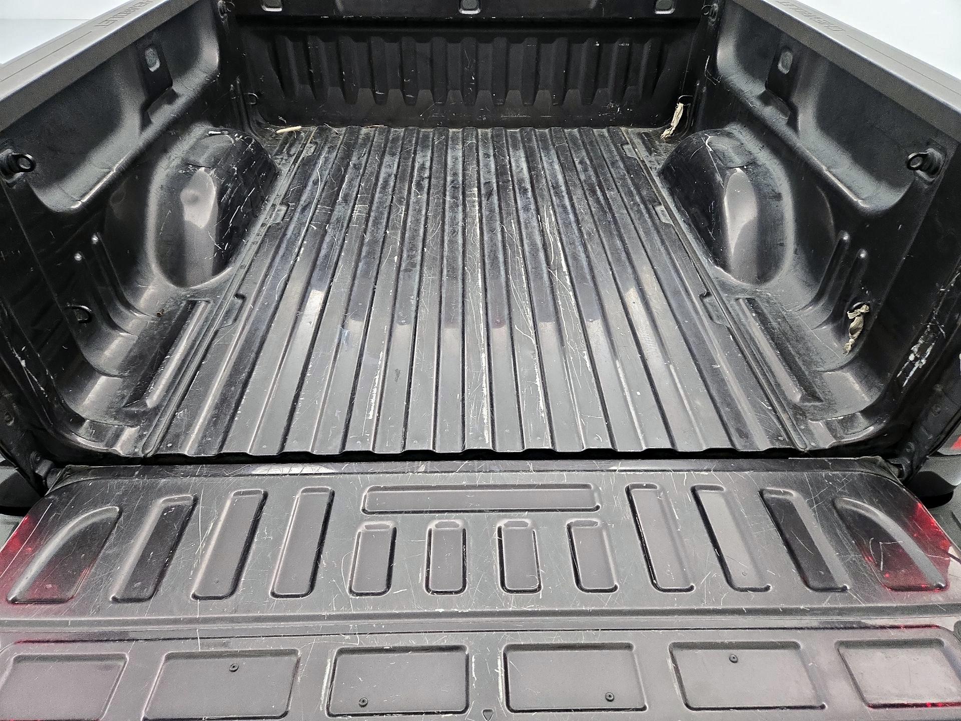 Thumbnail: 2014 Chevrolet Silverado 1500 - 20