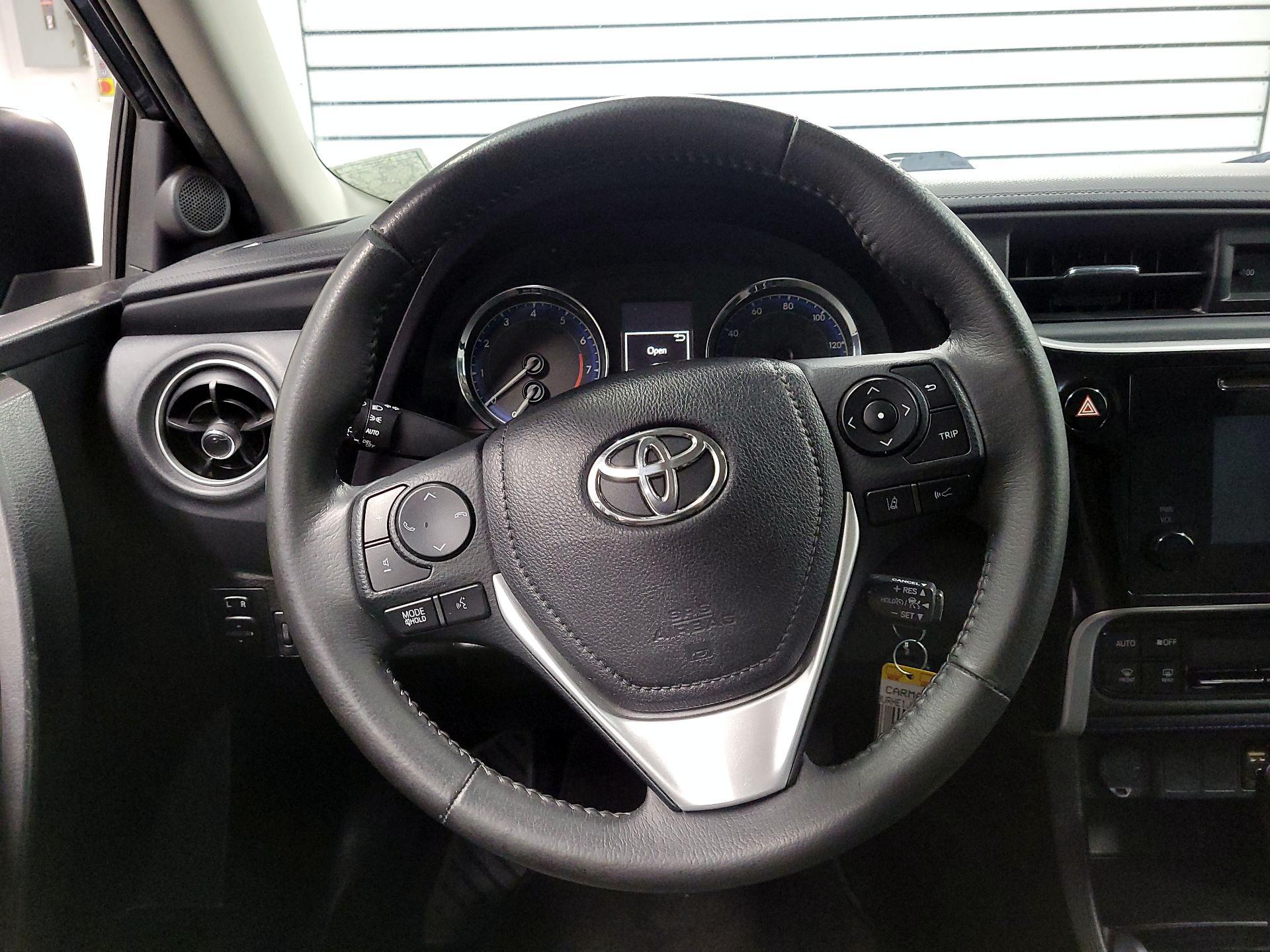 Thumbnail: 2018 Toyota Corolla - 10