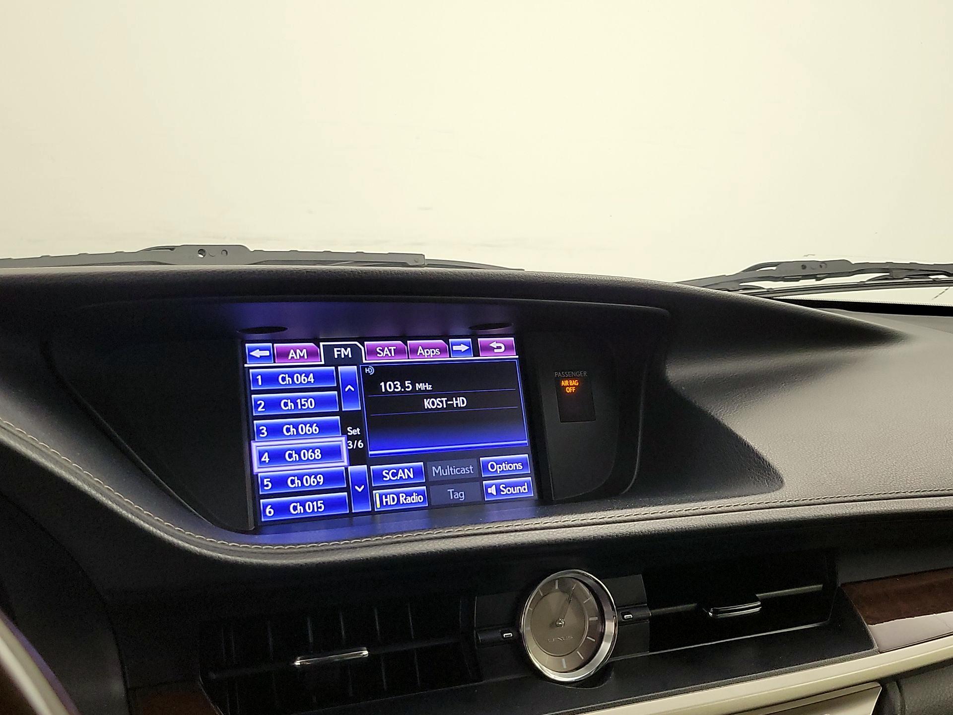 Thumbnail: 2013 Lexus ES - 16