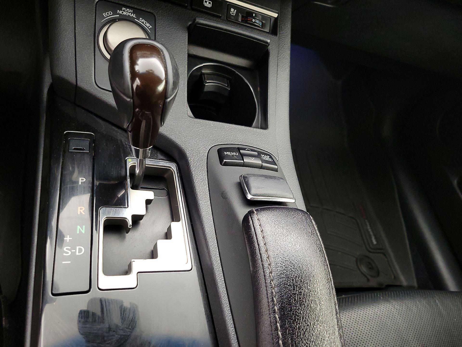 Thumbnail: 2013 Lexus ES - 18