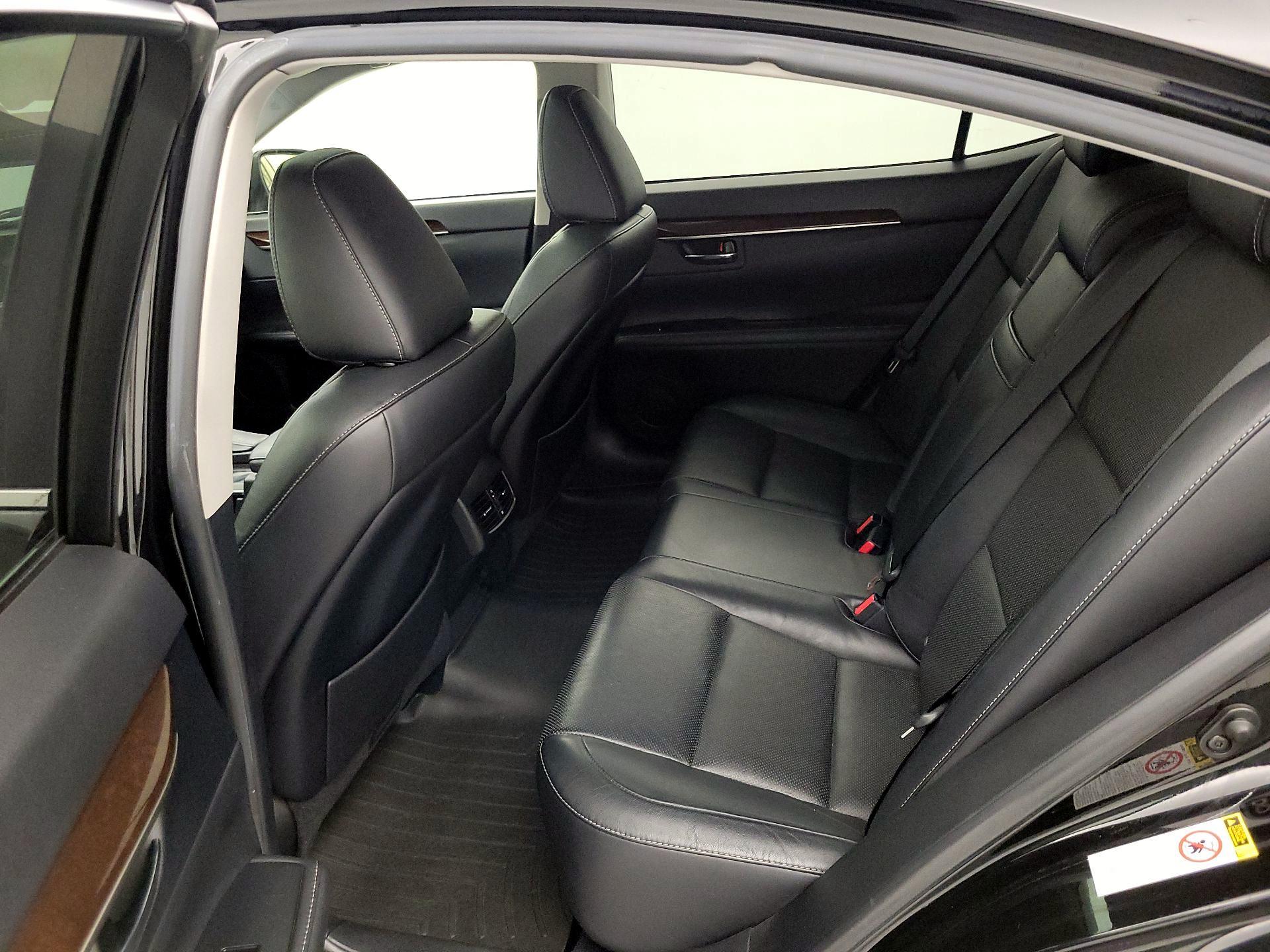 Thumbnail: 2013 Lexus ES - 19