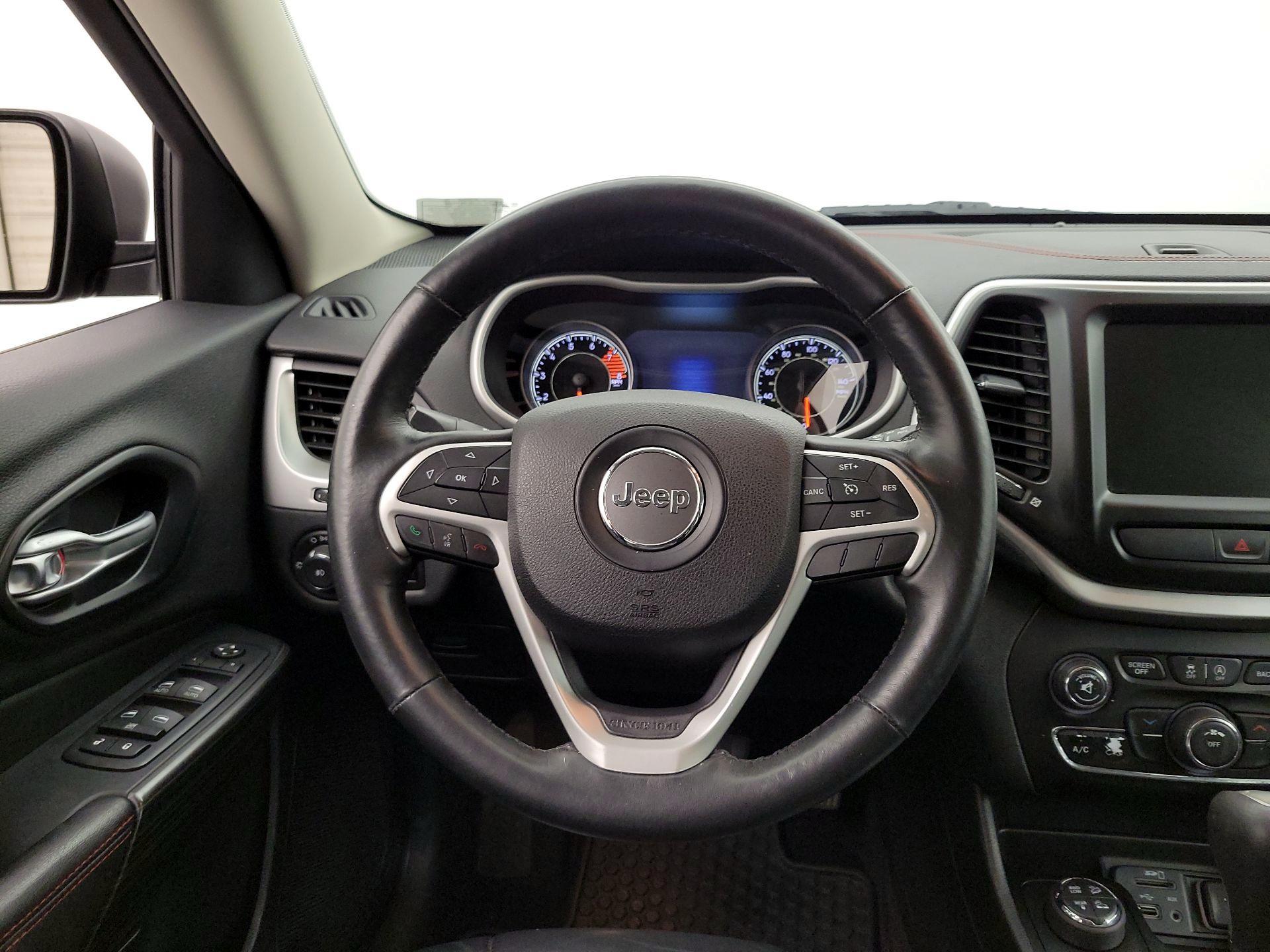 Thumbnail: 2016 Jeep Cherokee - 10