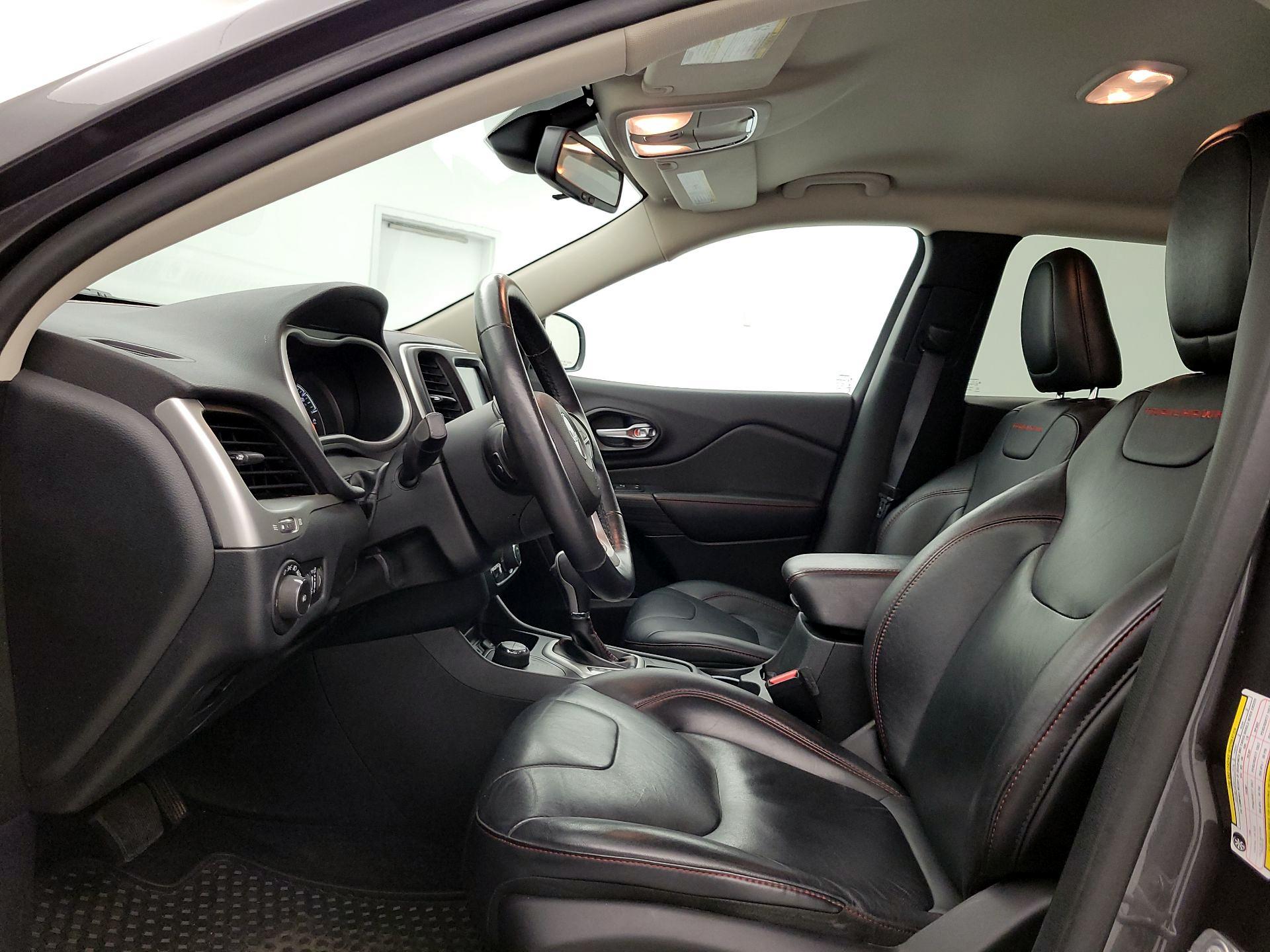 Thumbnail: 2016 Jeep Cherokee - 11