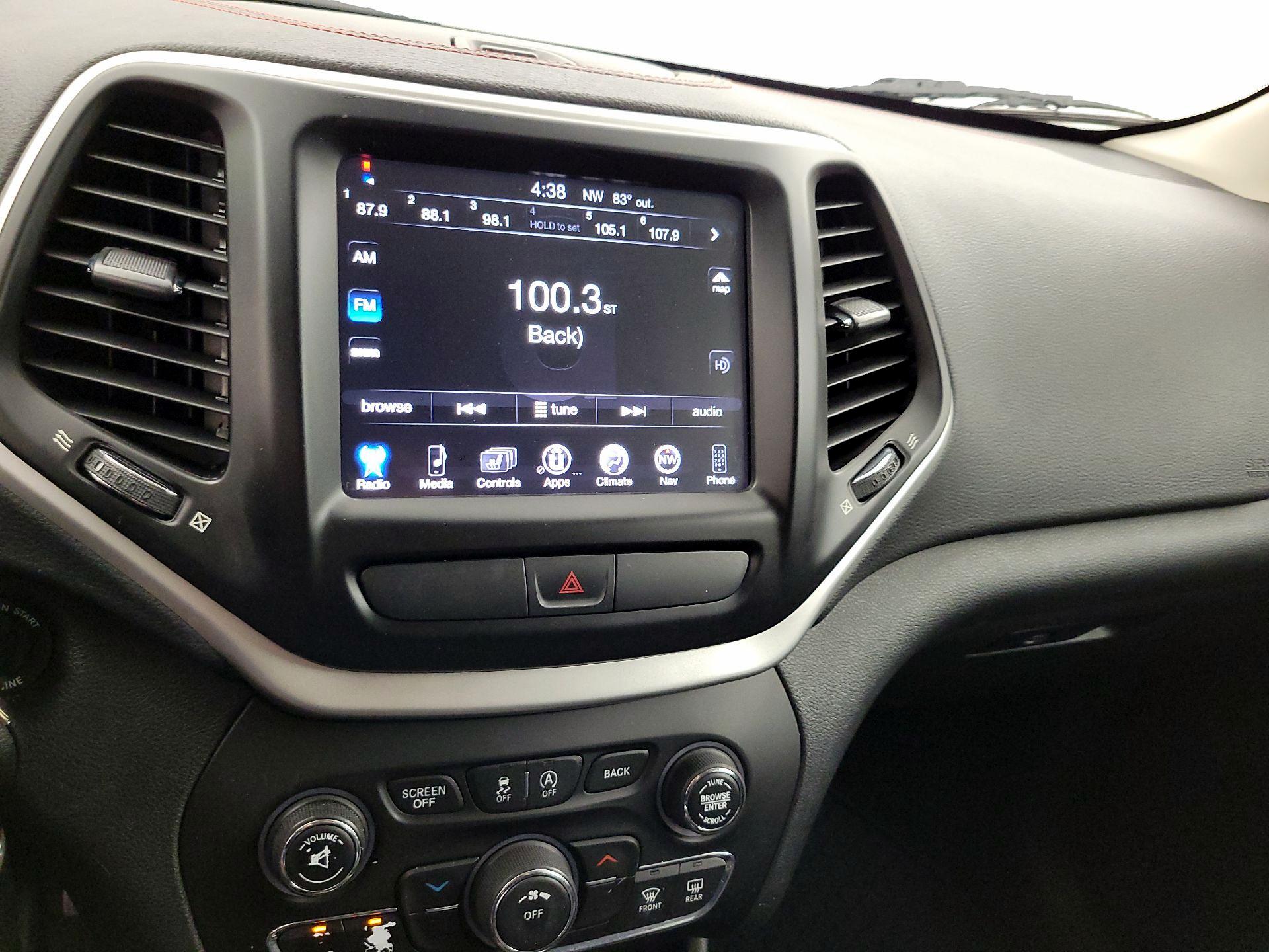 Thumbnail: 2016 Jeep Cherokee - 16