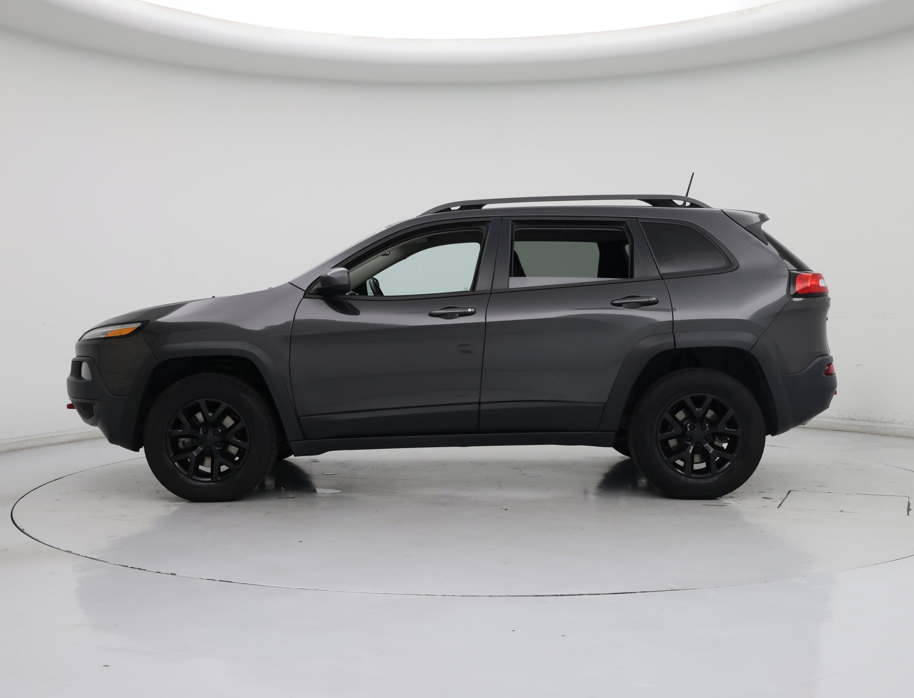 Thumbnail: 2016 Jeep Cherokee - 3
